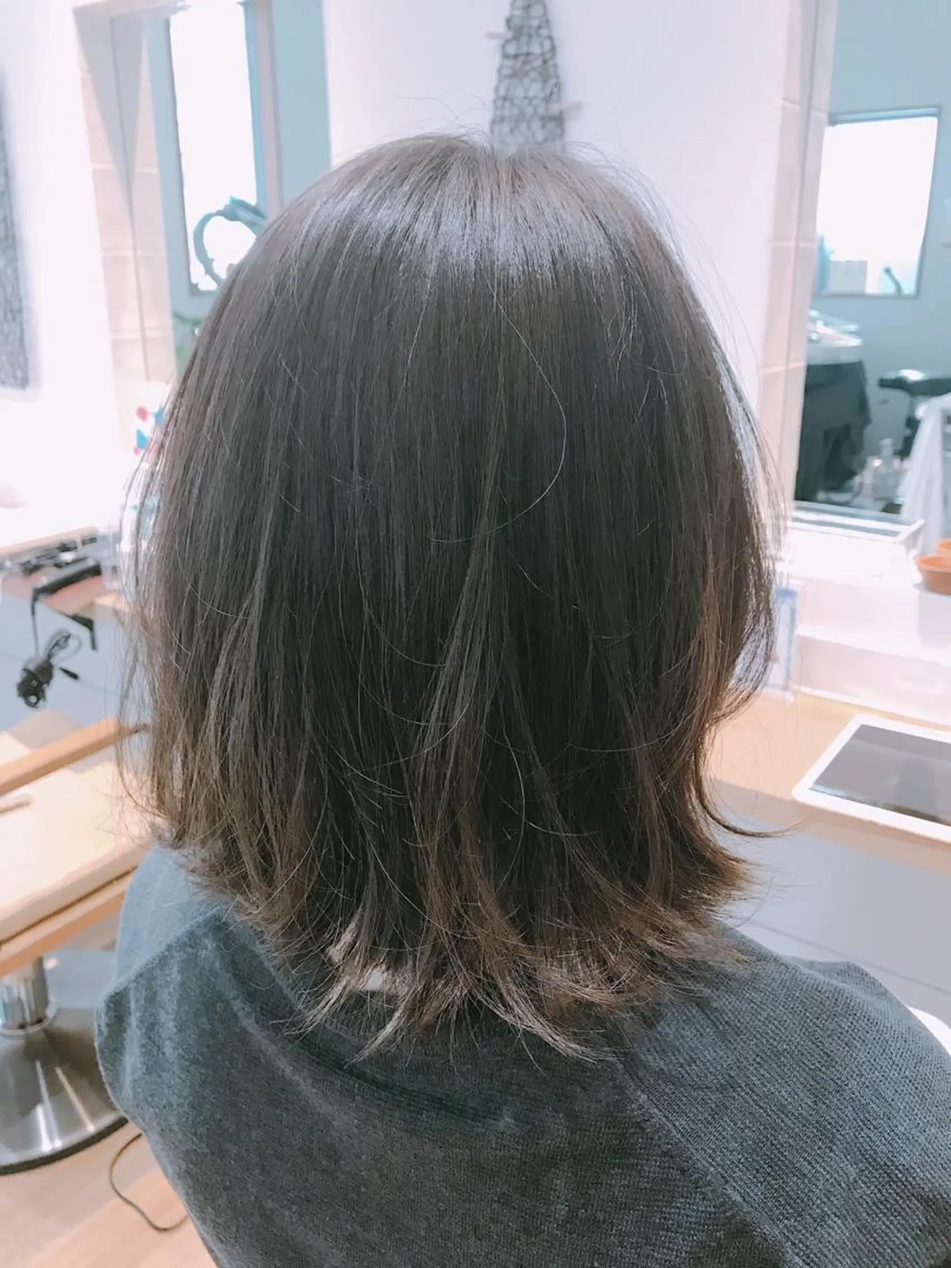 ミディアム ハイライト 稲荷 友美のヘアスタイル