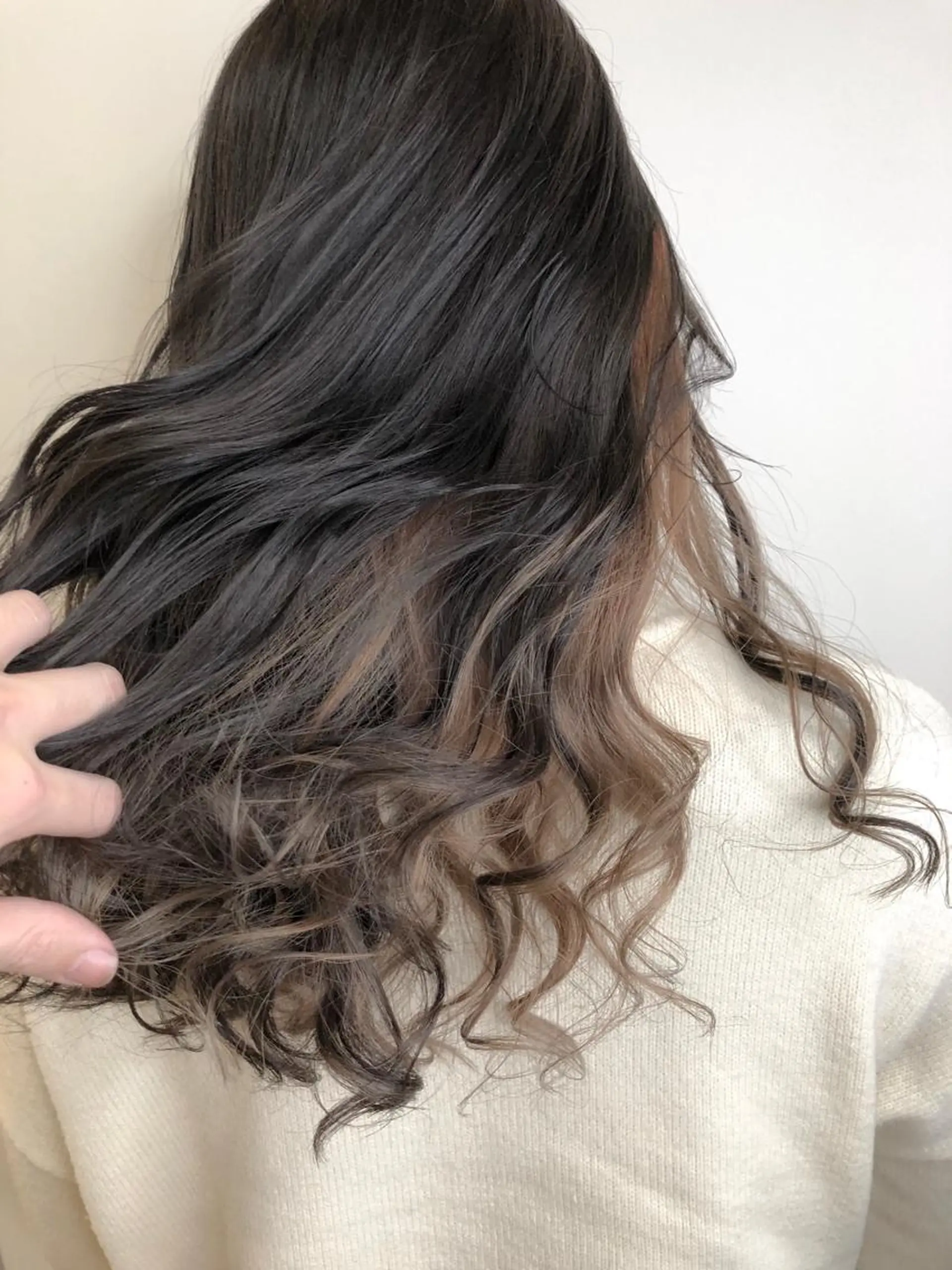 セミロング カラー 【透明感、艶髪】西村 有司のヘアスタイル