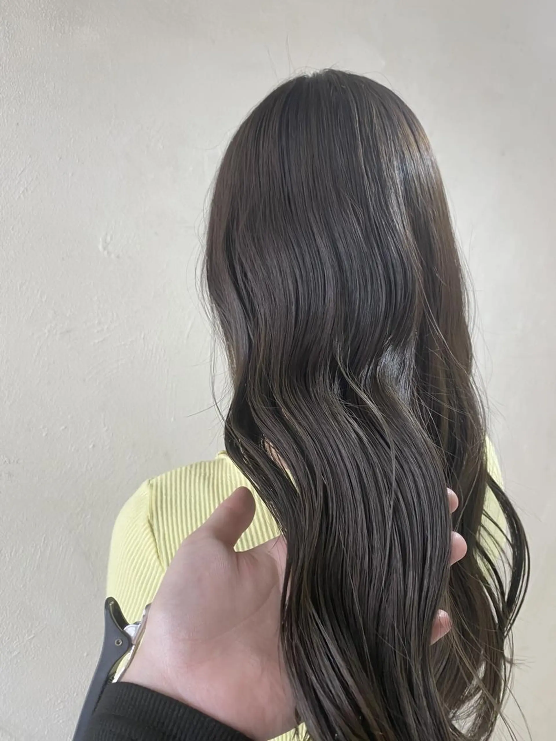 カラー オリーブカラー YUCCA 茨木のヘアスタイル