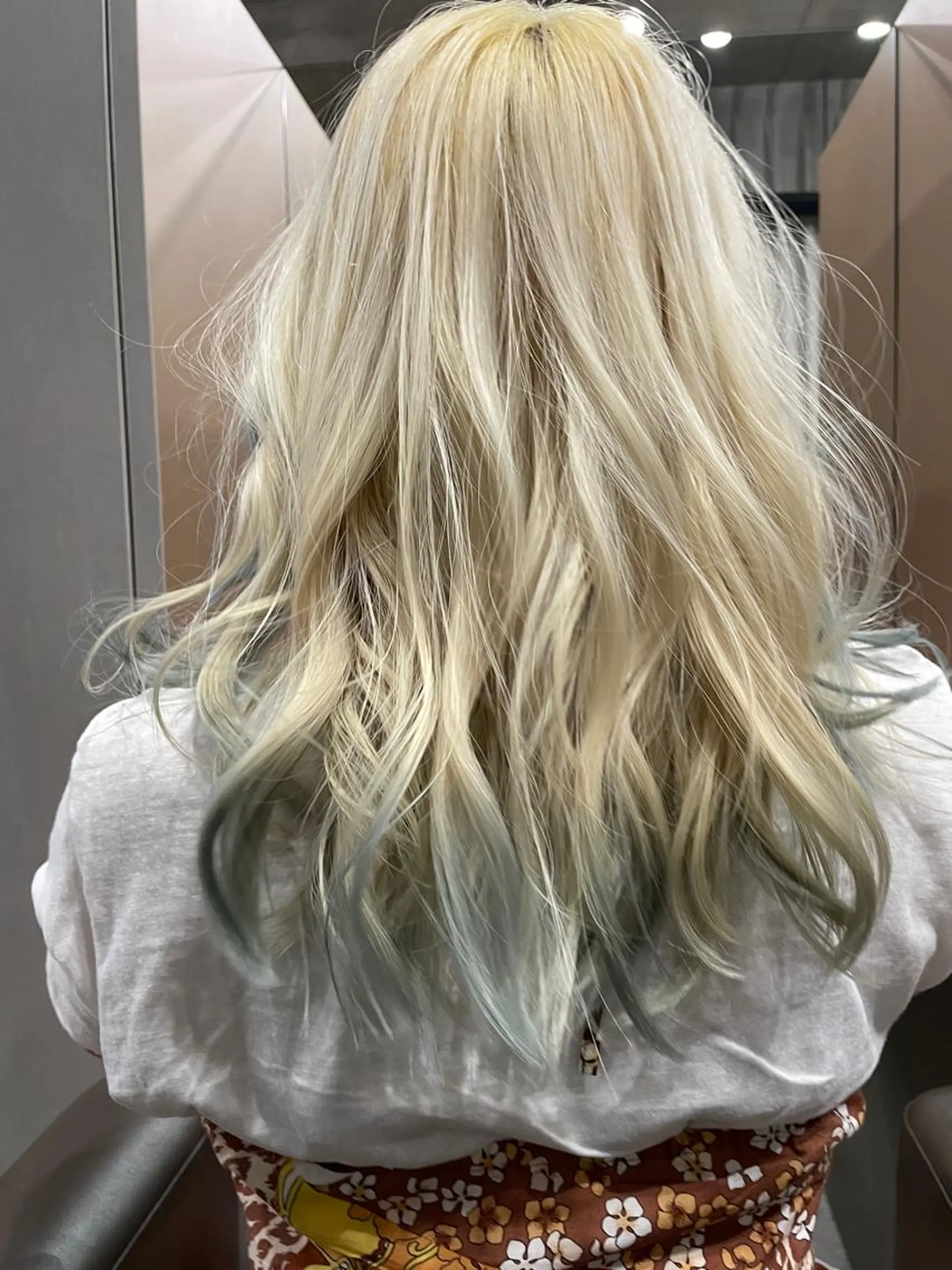 セミロング カラー ヘアカラー 吉田一輝 外国人パーマのヘアスタイル