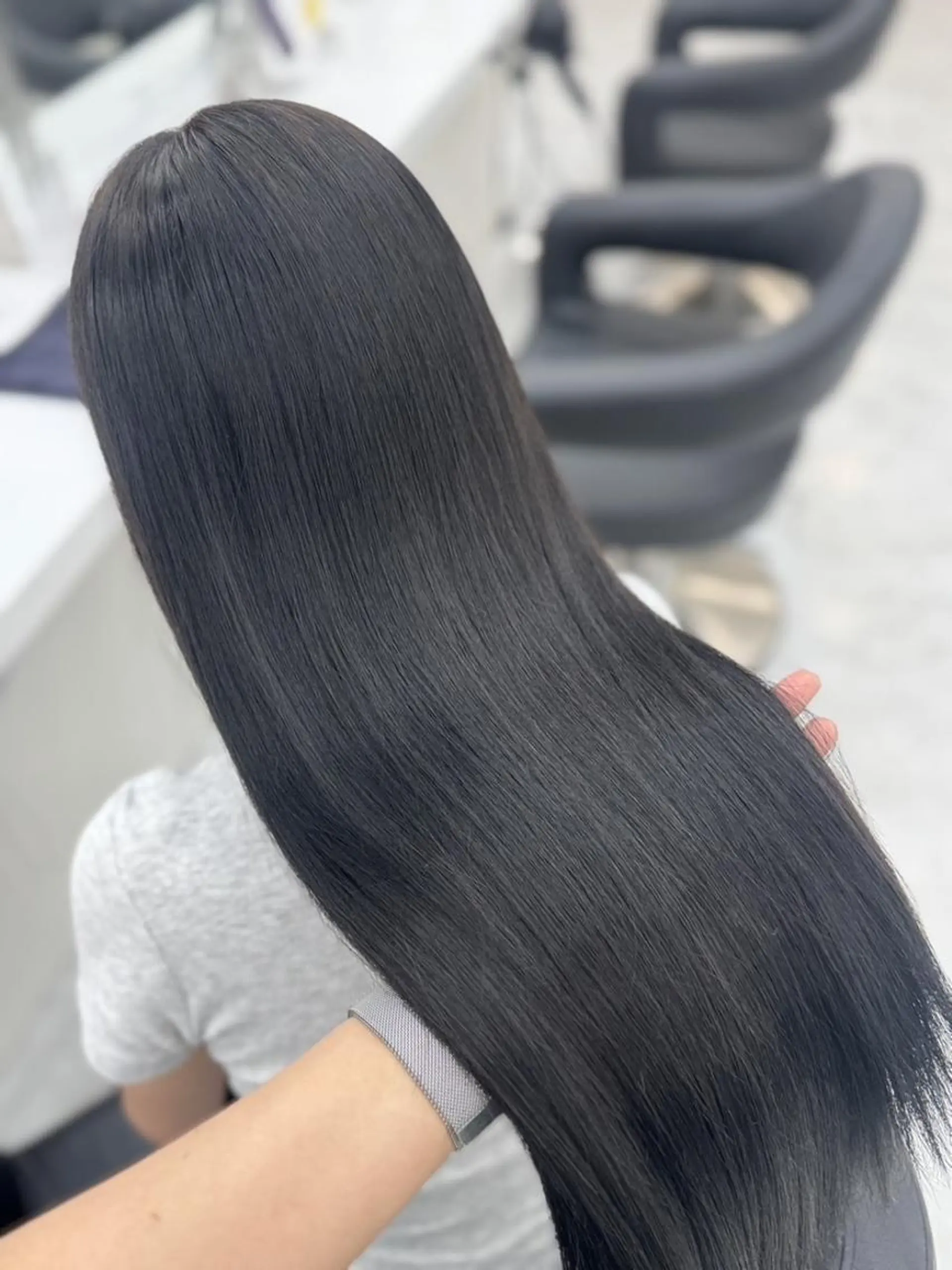 カラー 韓国風暗髪ヘア🩶 銀座DISCOのヘアスタイル