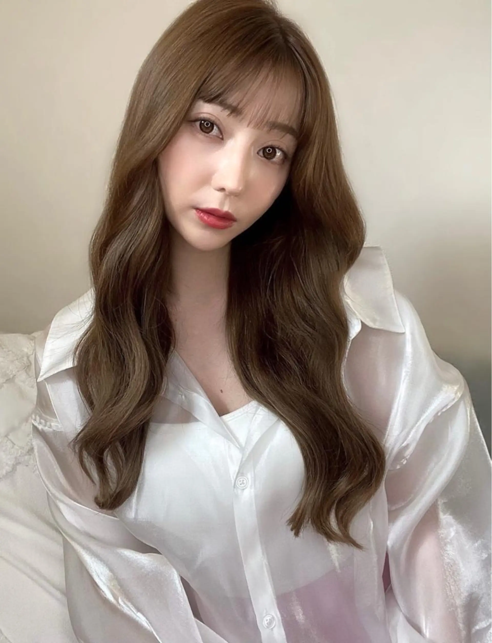 セミロング カラー ヘアアレンジ 結婚式・ブライダル アッシュ ベージュカラー 黒髪 ブリーチ カット ヘアカラー トリートメント ヘッドスパ ヘアセット 韓国ヘア×2way 🇰🇷和知拓郎のヘアスタイル