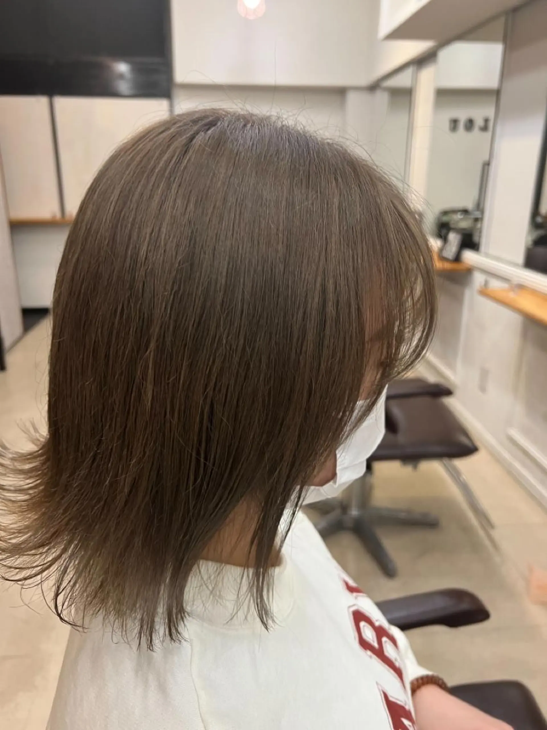 ミディアム カラー リルウヘアー 天王寺のヘアスタイル