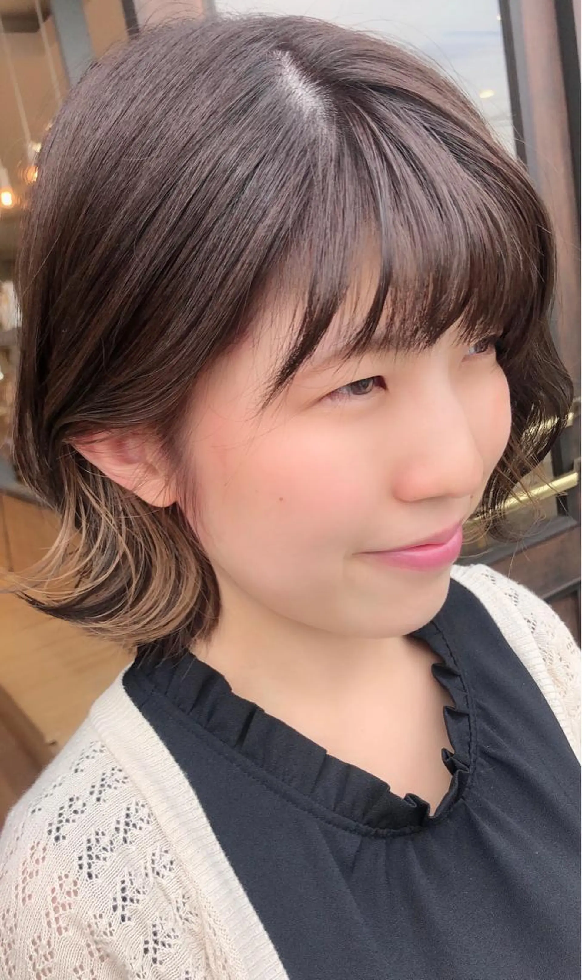 カラー ベージュカラー イヤリングカラー ハイトーンカラー ハイトーンベージュ 三村 桜生のヘアスタイル