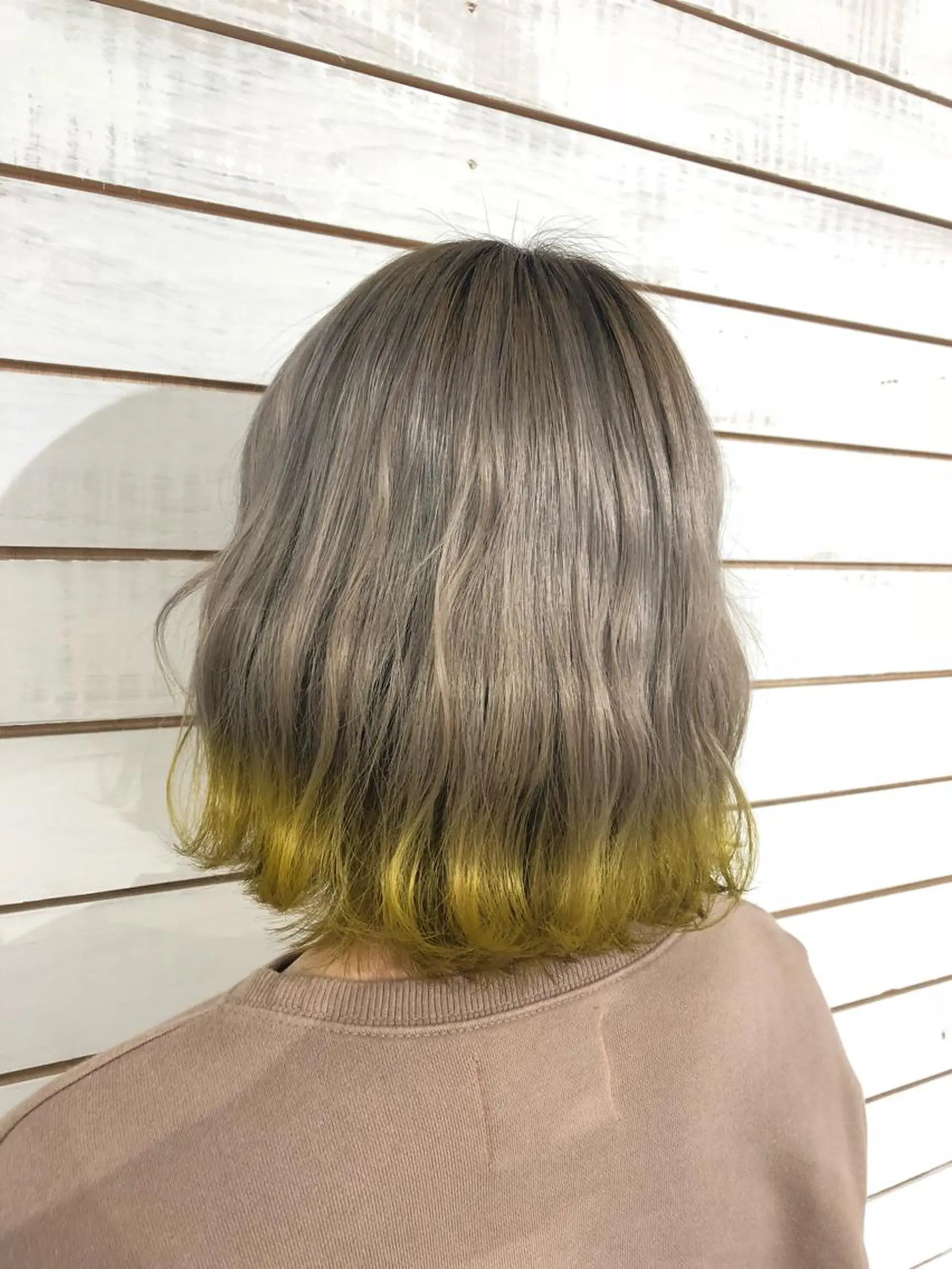 ショート カラー シルバー イエローカラー ヘアカラー 🧡艶髪ちゅるん髪 🫧🧡YUKI❄️のヘアスタイル