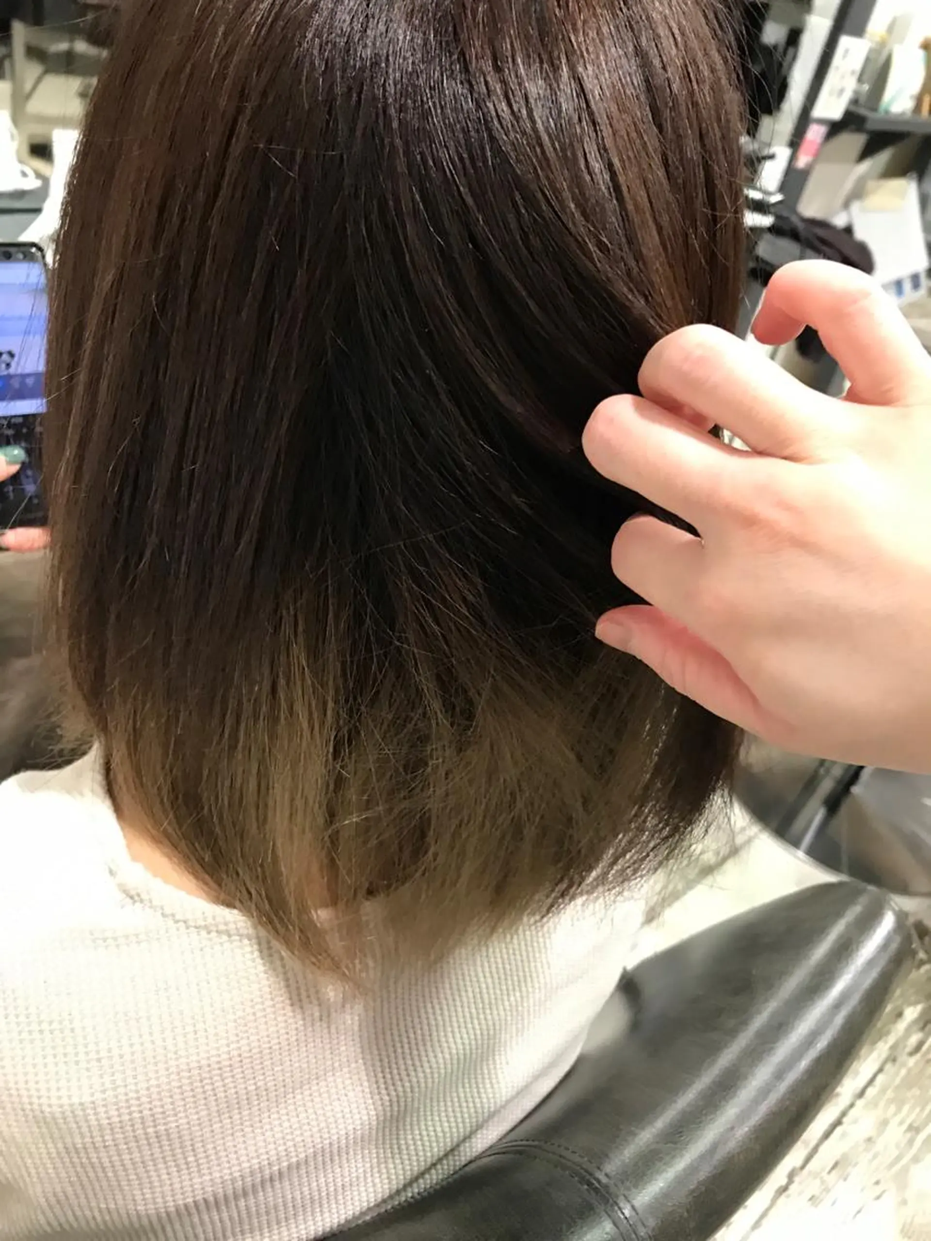 ミディアム カラー ベージュカラー ブリーチ インナーカラー 水原 恵莉香のヘアスタイル