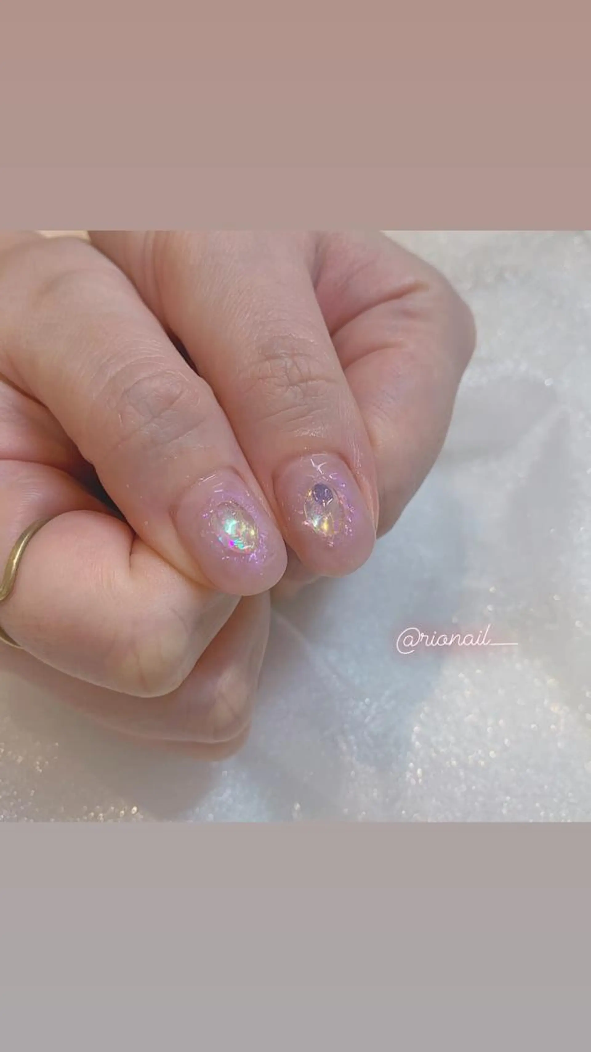 ネイル ハンドネイル 𝘙𝘪𝘰𝘯𝘢 ...🕯🤍のネイルデザイン