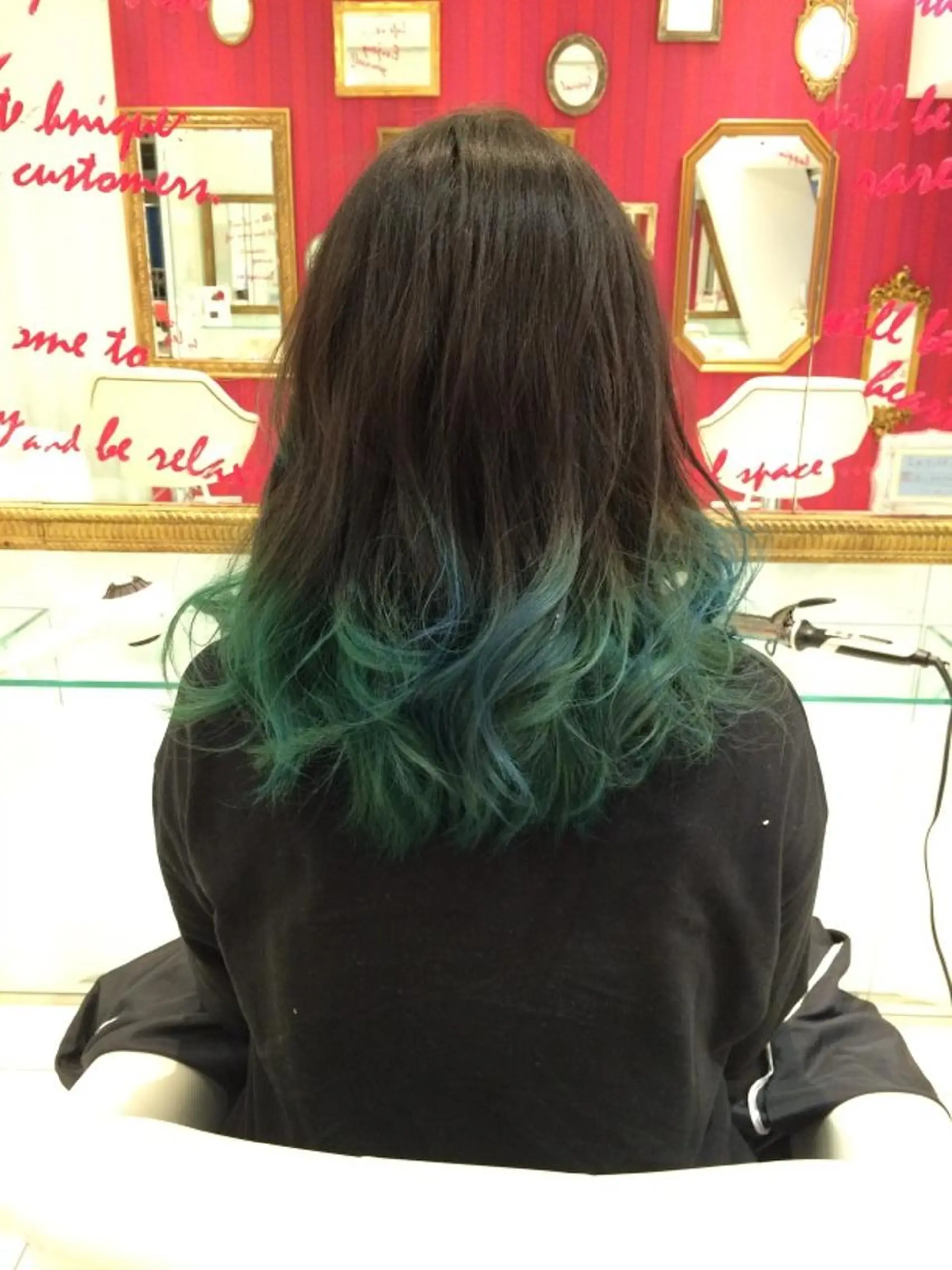 セミロング カラー ブリーチ 🫧こおりやま なつみ🫧のヘアスタイル