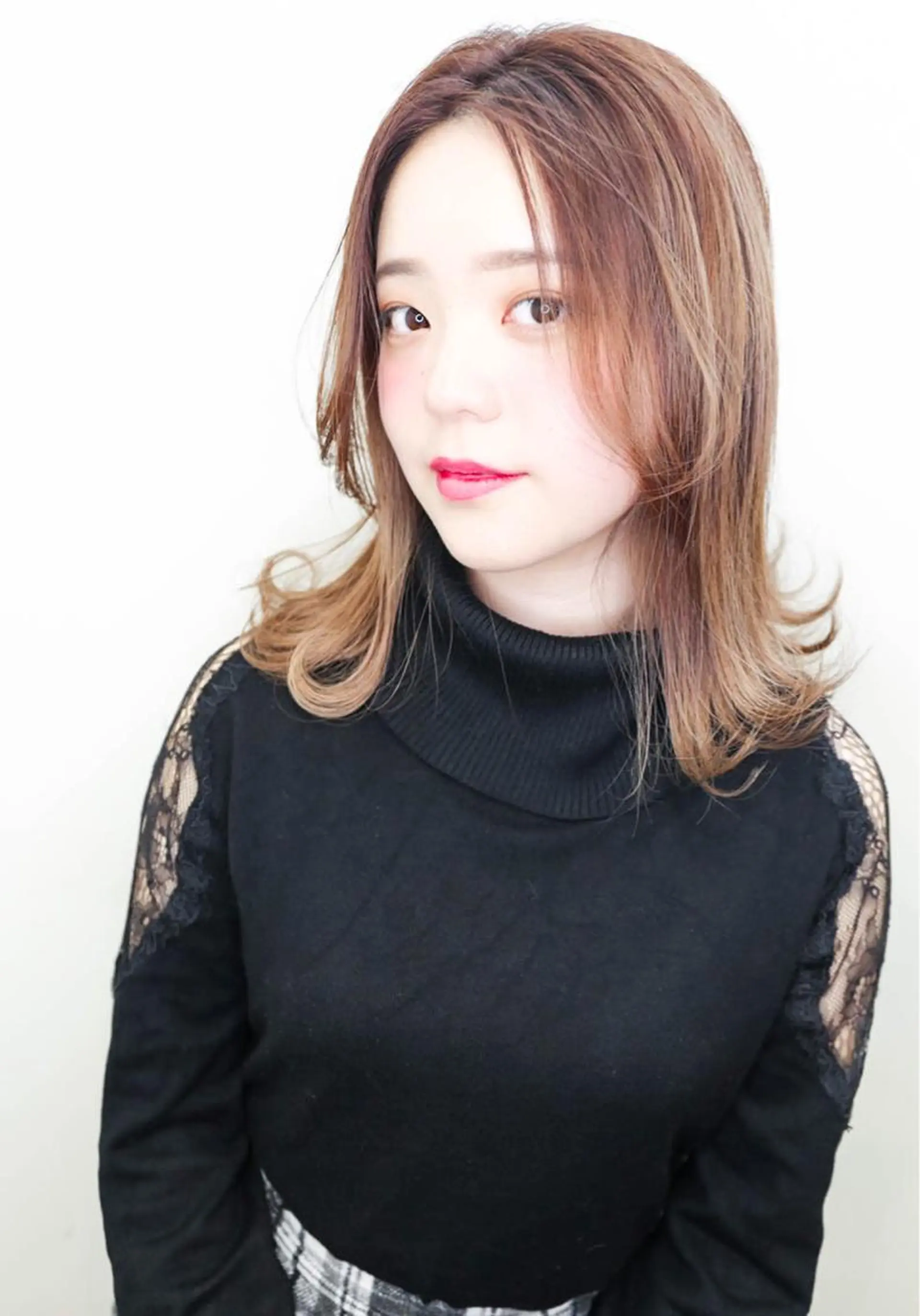 ミディアム カラー ブリーチ 透明感カラー グラデーションカラー ハイライトカラー イルミナカラー メンズヘア特化 崎田 成人のヘアスタイル