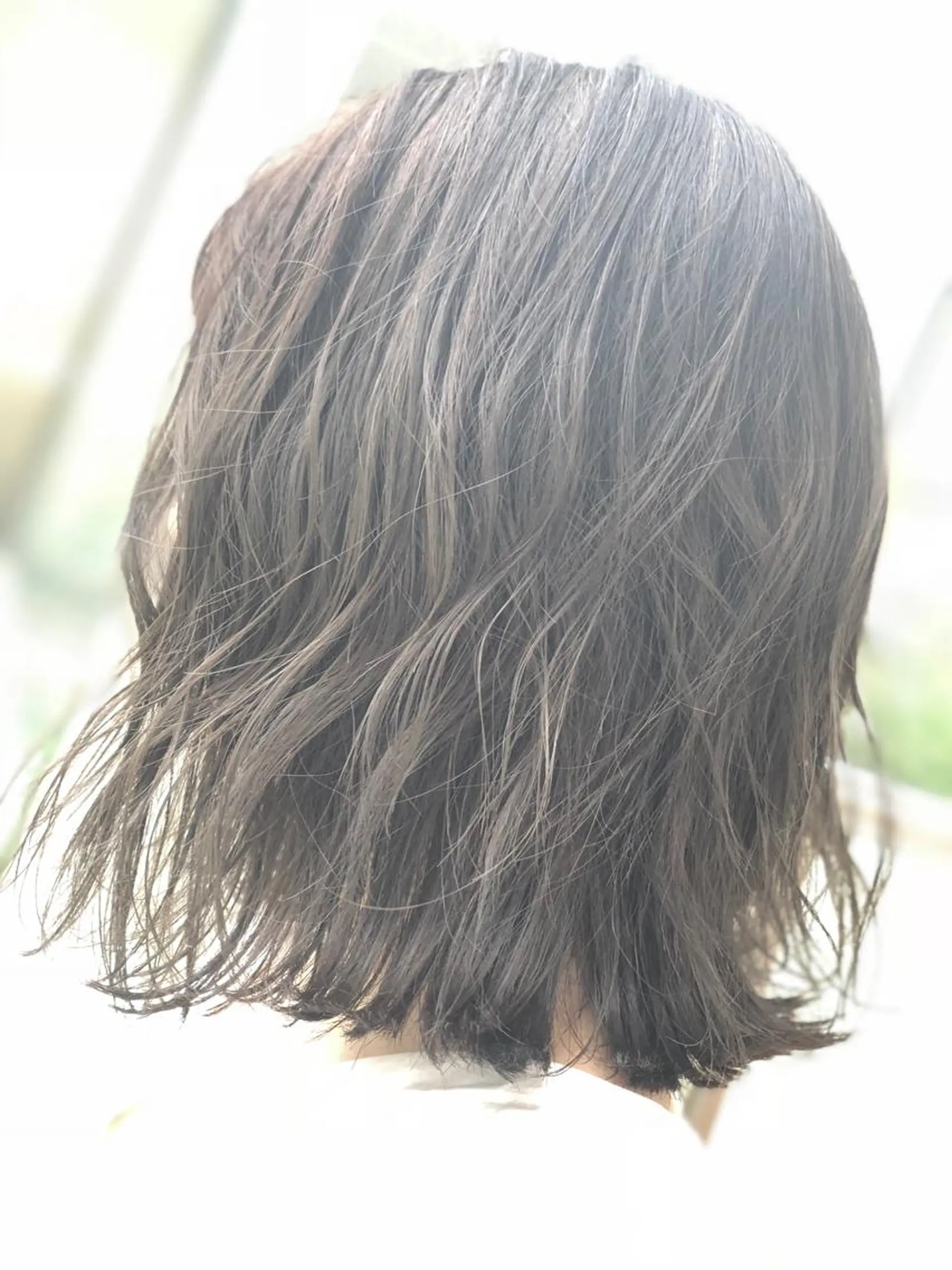 ミディアム LANI OOSAKAのヘアスタイル