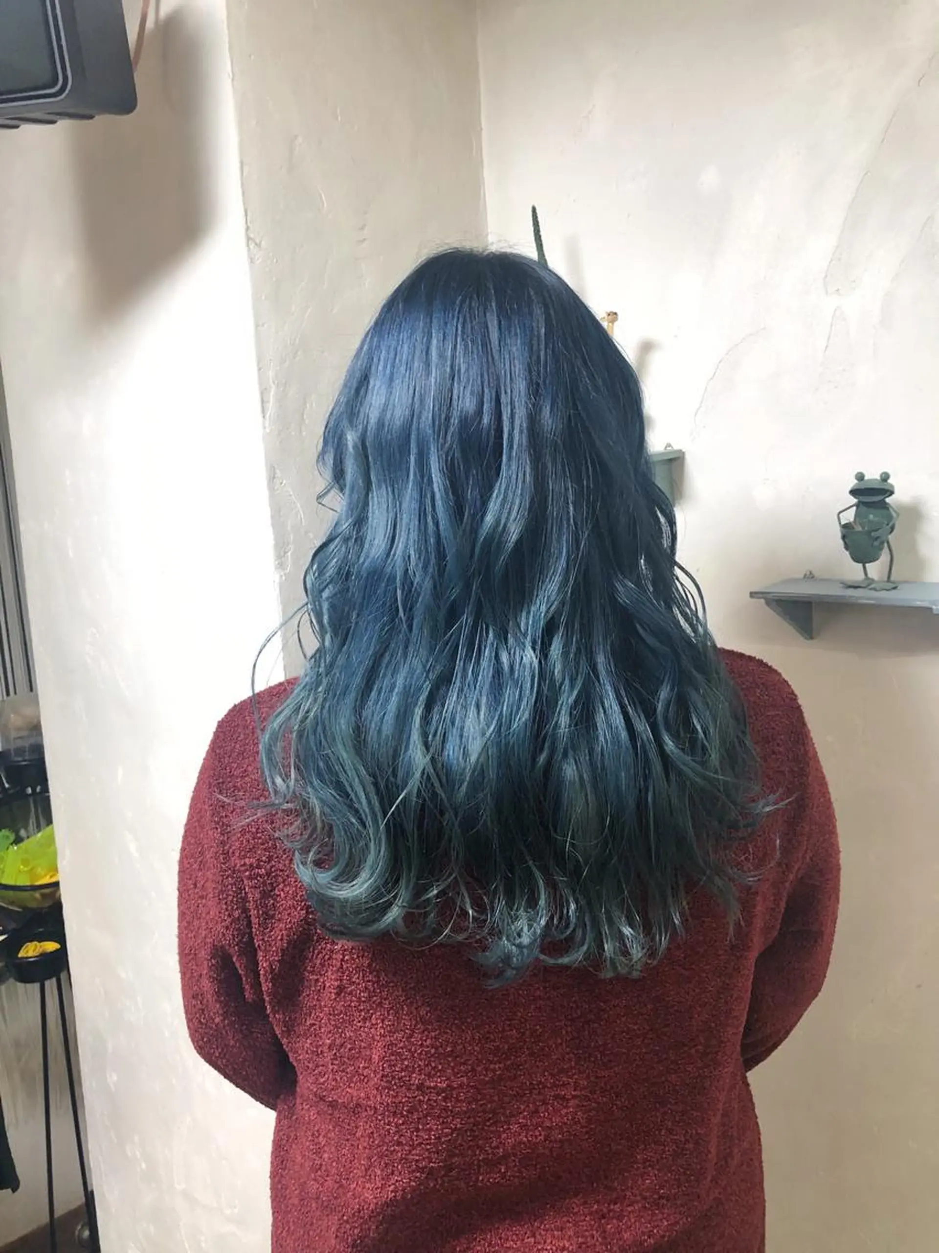 セミロング カラー パーマ ヘアアレンジ ヘアカラー トリートメント 推し活専用 【派手髪】飯野ゆかりのヘアスタイル