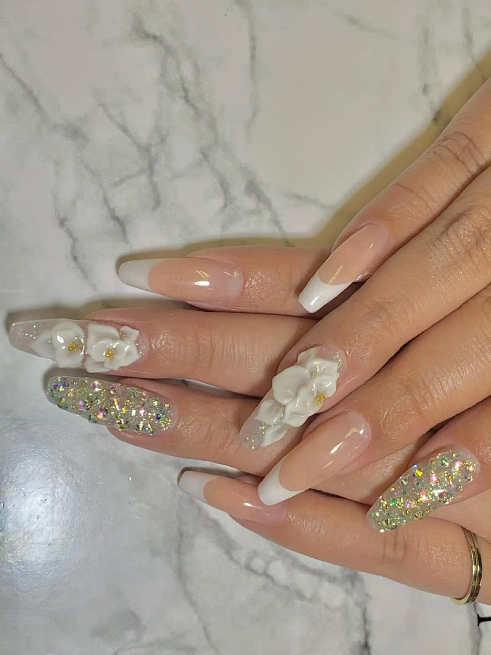 ロング ネイル フラワーネイル フレンチネイル グラデーション ラメ(グリッター) スカルプネイル H NANAのネイルデザイン