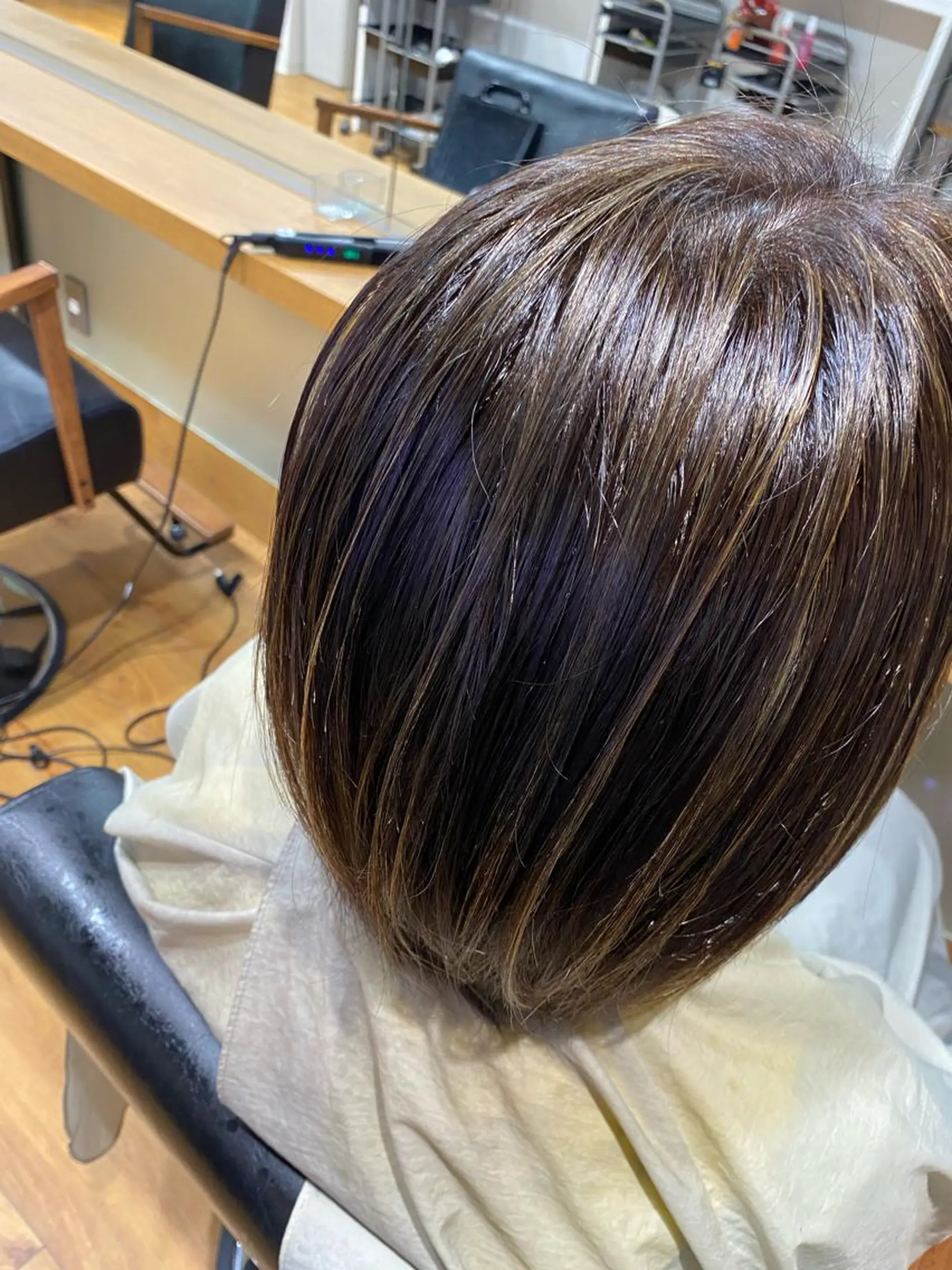 ミディアム カラー ヘアアレンジ ハイライトカラー ハイライト 久米 治仁のヘアスタイル