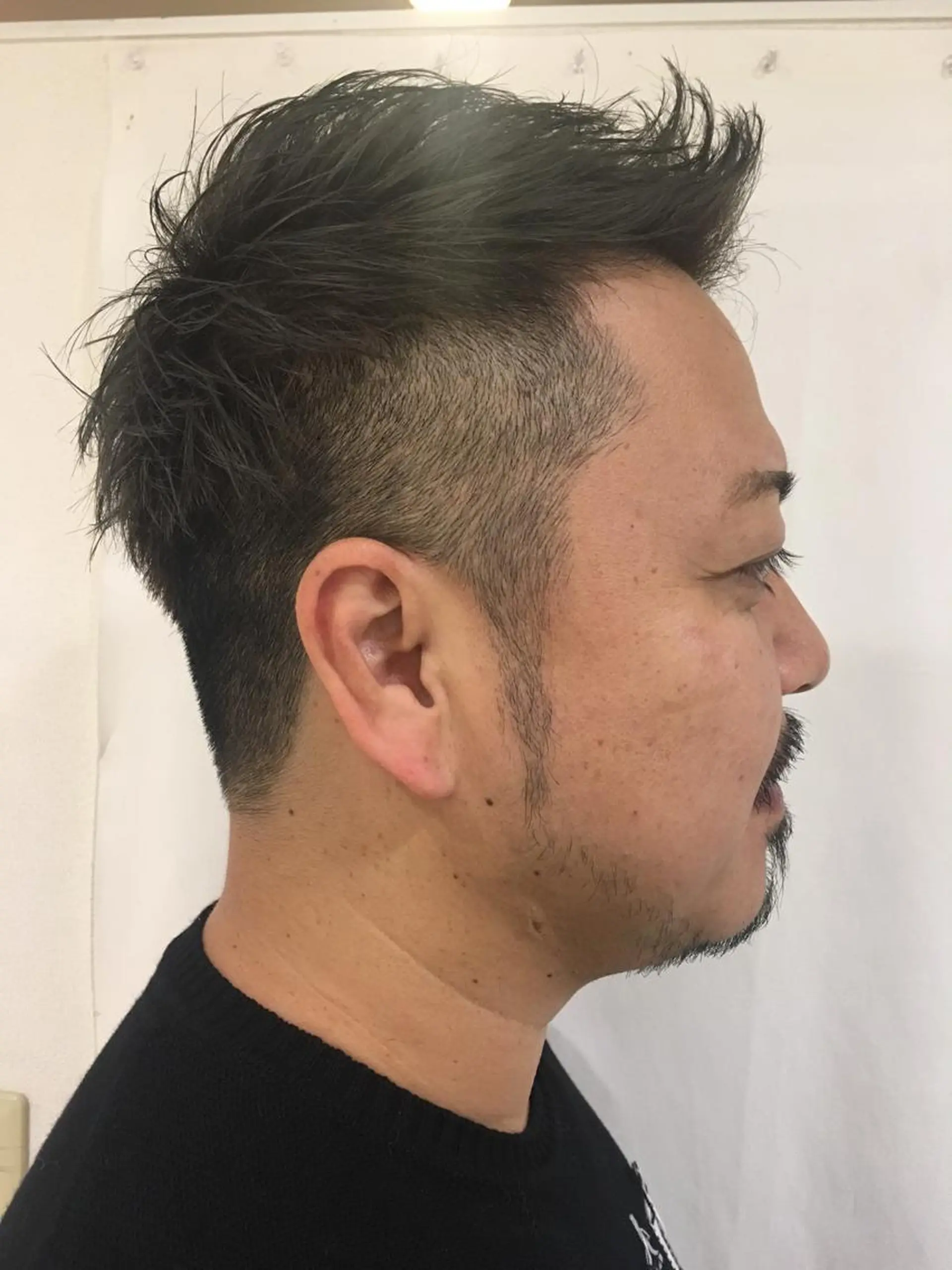 ショート カラー メンズ アップバング アッシュ ダークアッシュ カット ヘアカラー きむえり/髪質改善 /うねり広がり改善のヘアスタイル