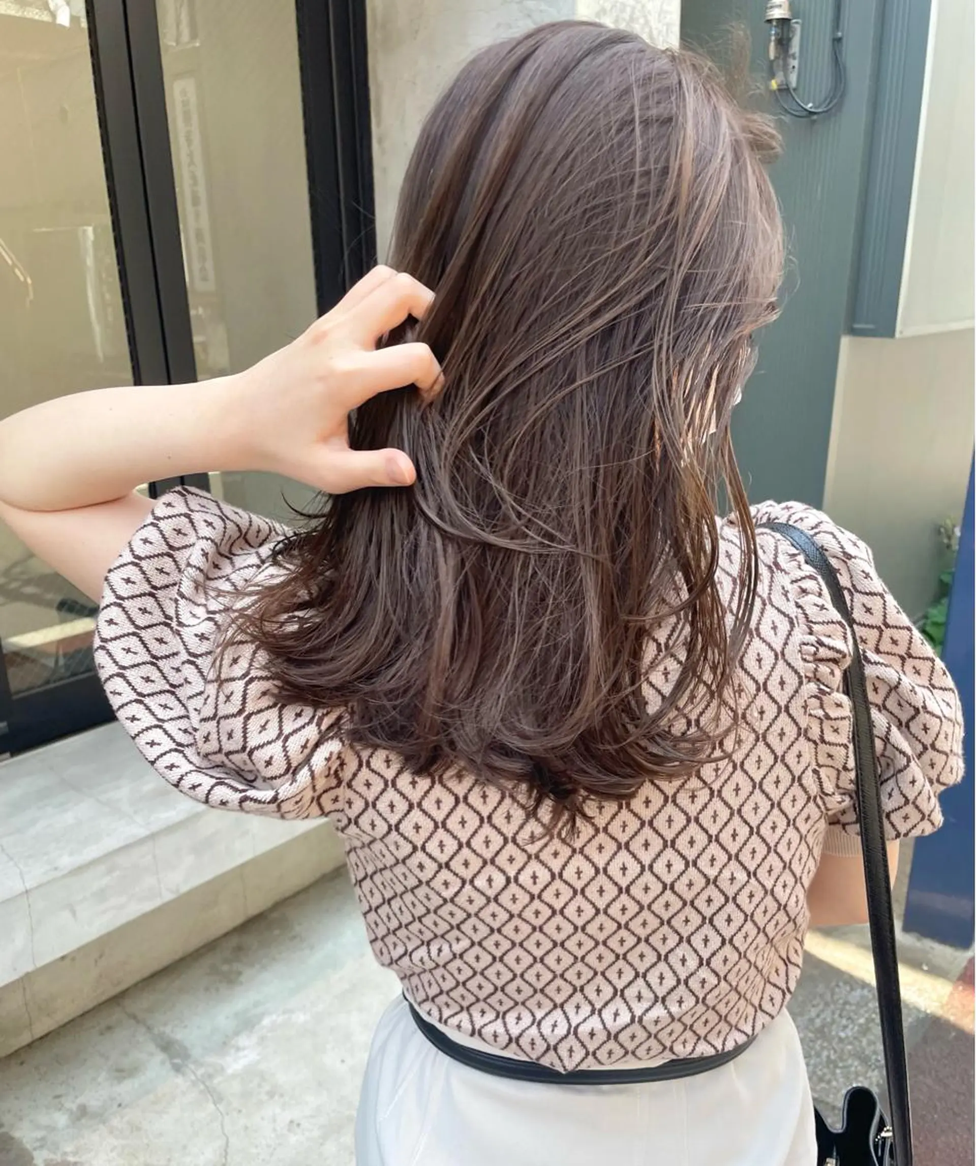 セミロング カラー アッシュ ベージュカラー ブリーチ ブラウンカラー ショコラベージュ 🩰オリーブ/ ベージュ松本咲花🩰のヘアスタイル