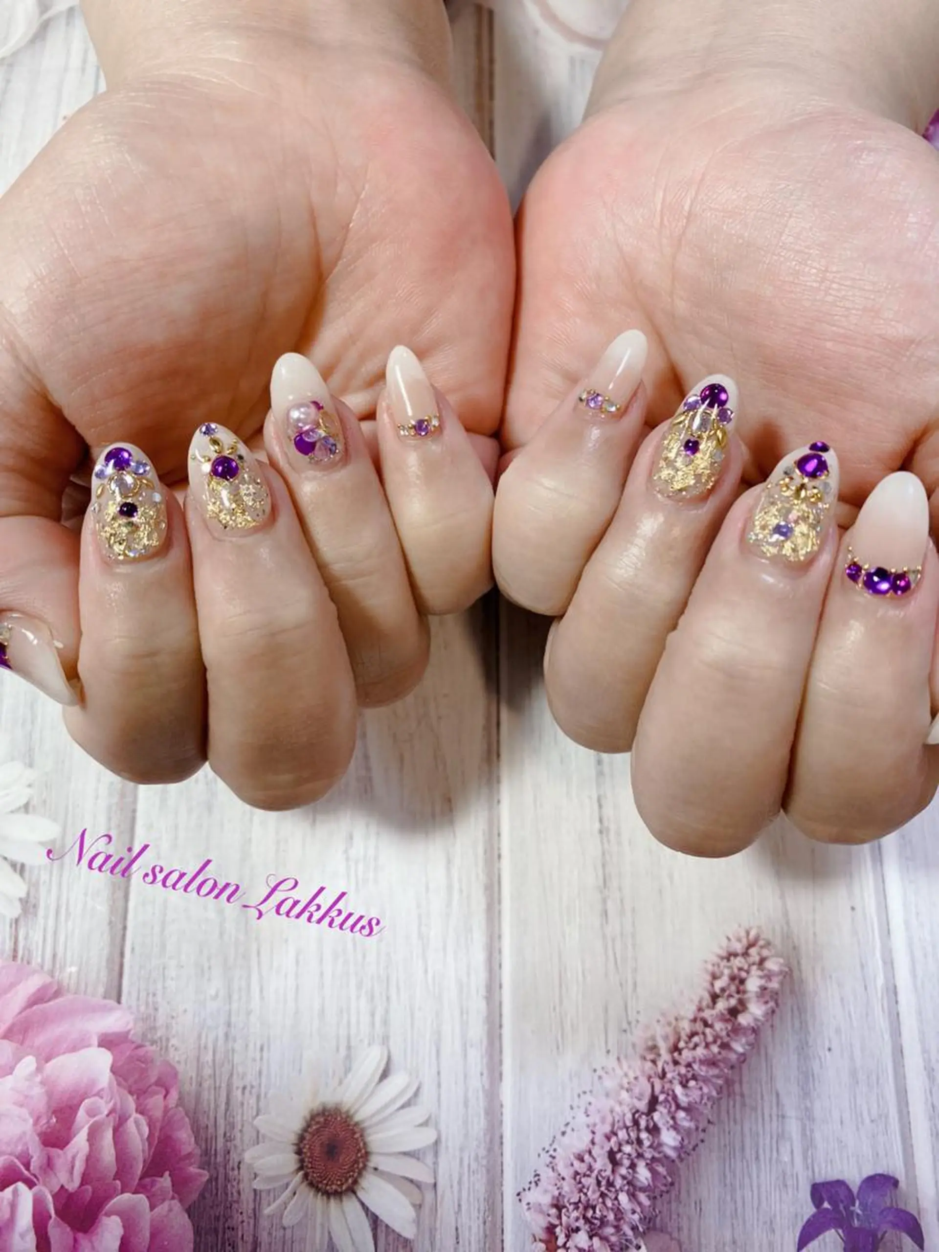 ネイル アートネイル Lakkus T－CHIのネイルデザイン