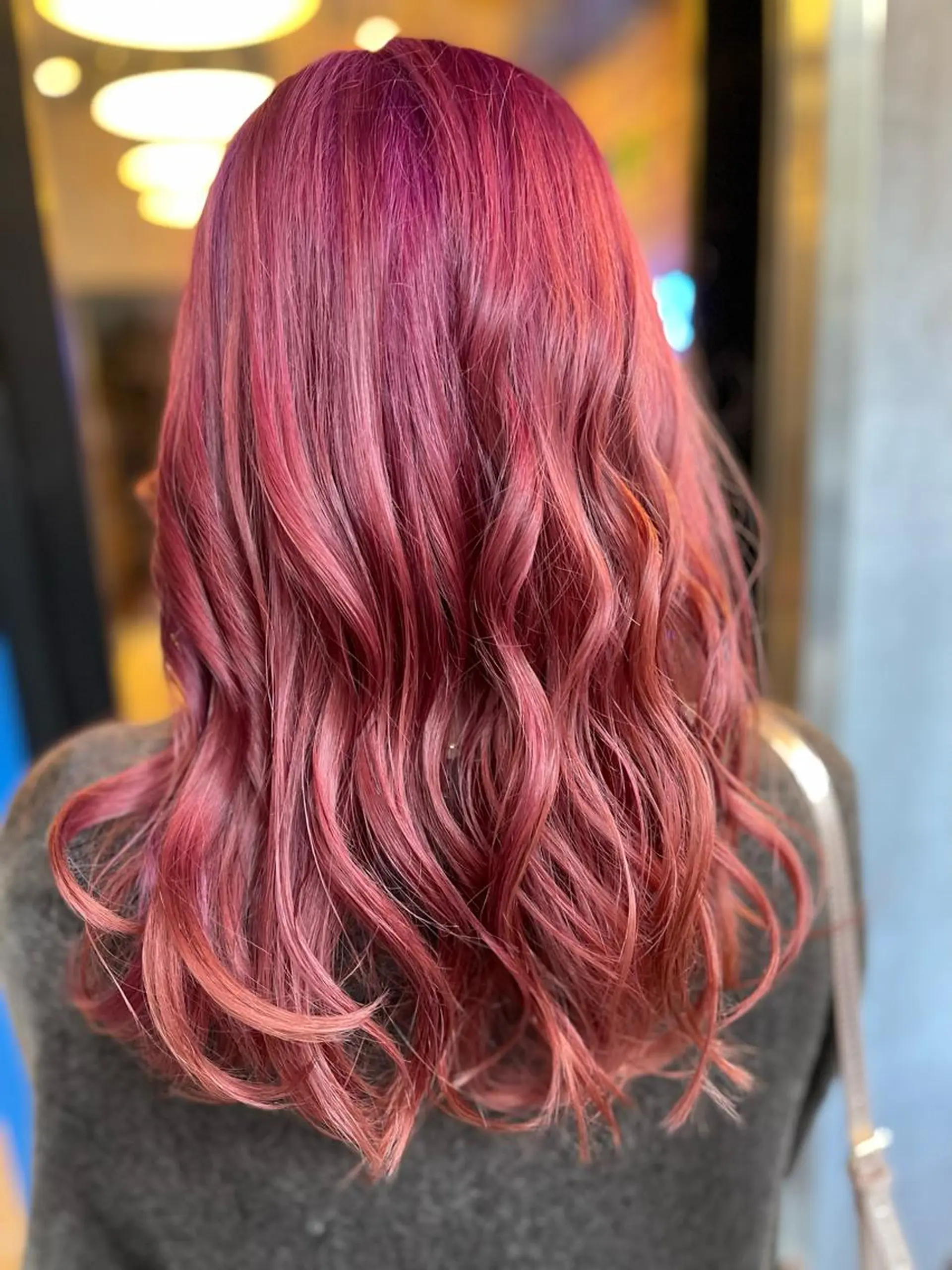 セミロング ハイライト 韓国風ヘア レイヤーカット 柴田 陽平のヘアスタイル