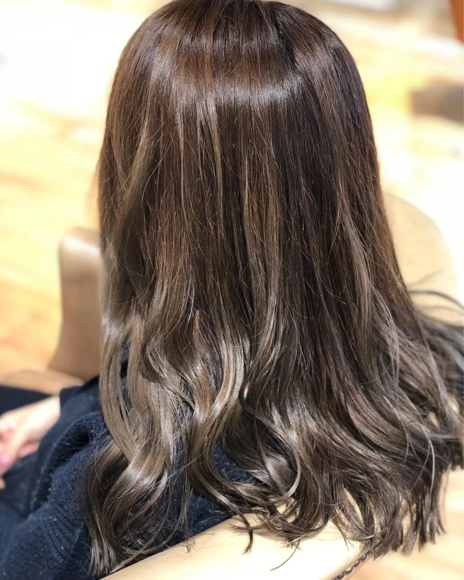 ロング カラー パーマ ヘアアレンジ ベージュカラー ブリーチ 透明感カラー グラデーションカラー ハイライトカラー 【ツヤ髪美容師】 ツダケイスケのヘアスタイル