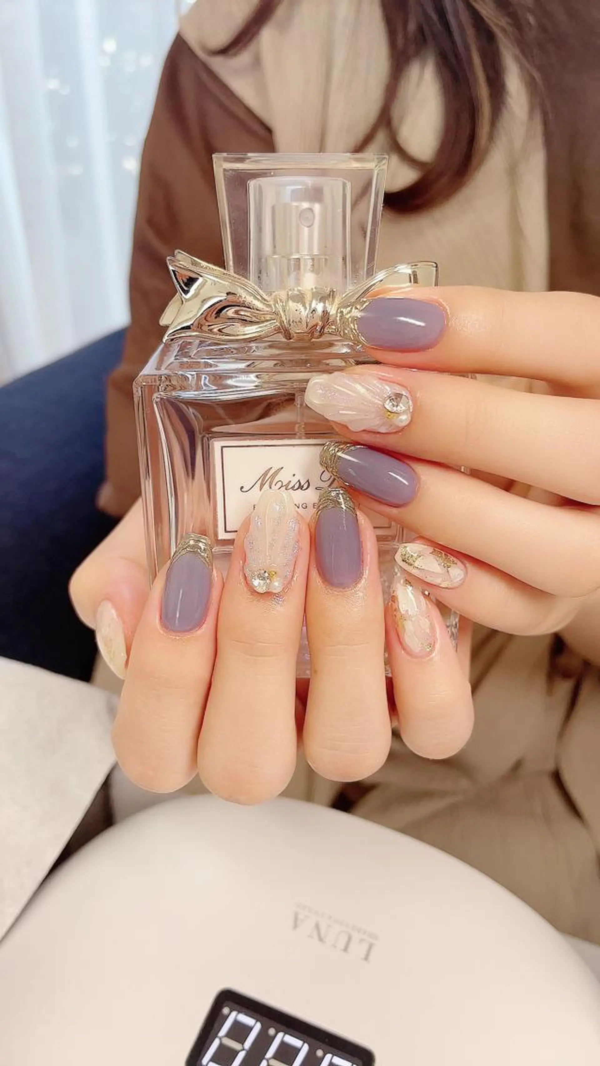 セミロング カラー ネイル Petite Cannelleのネイルデザイン