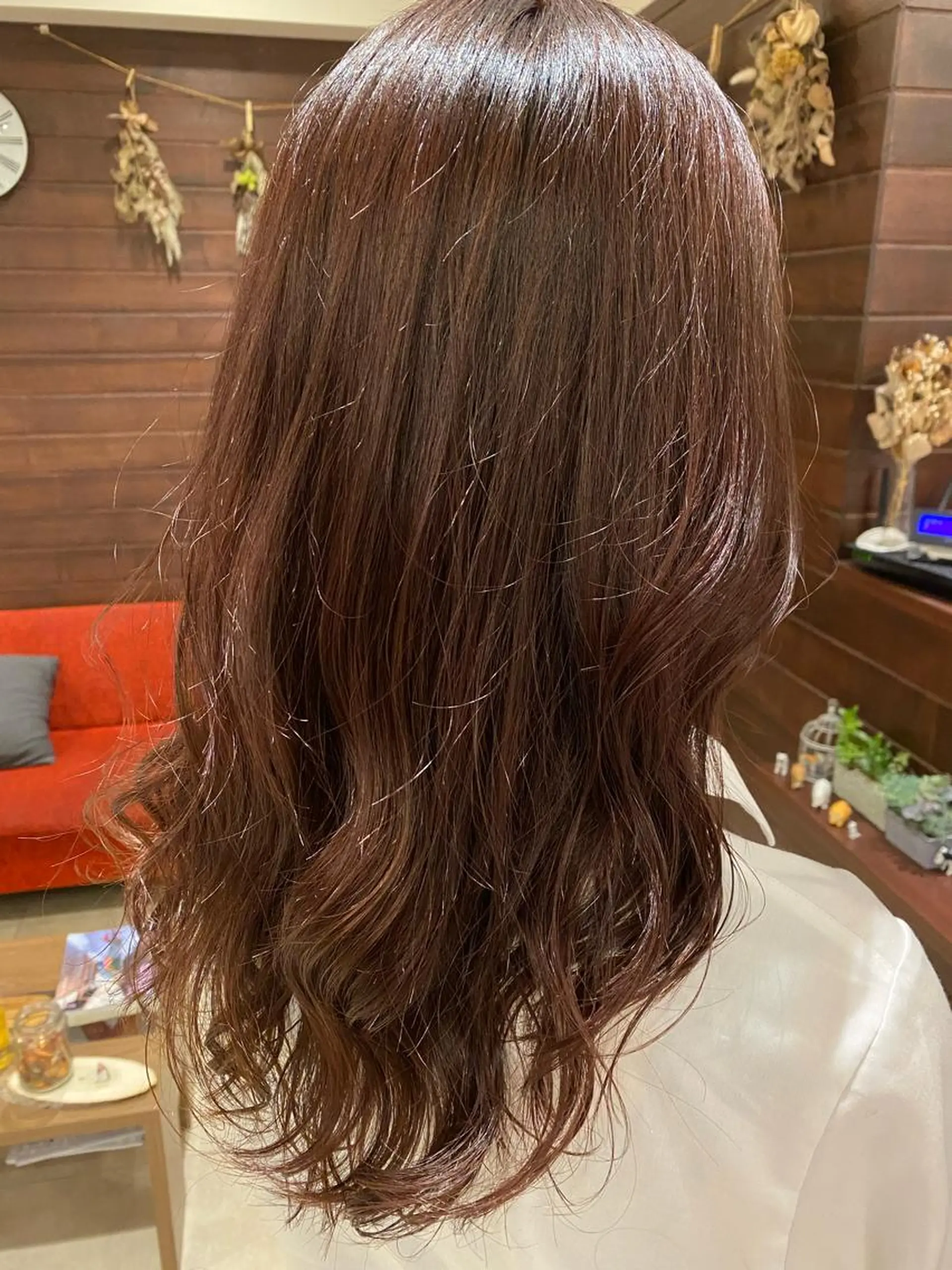 ロング カラー ブリーチ ブラウンカラー ブリーチなしカラー ピンクカラー ピンクブラウン 網代 志帆のヘアスタイル