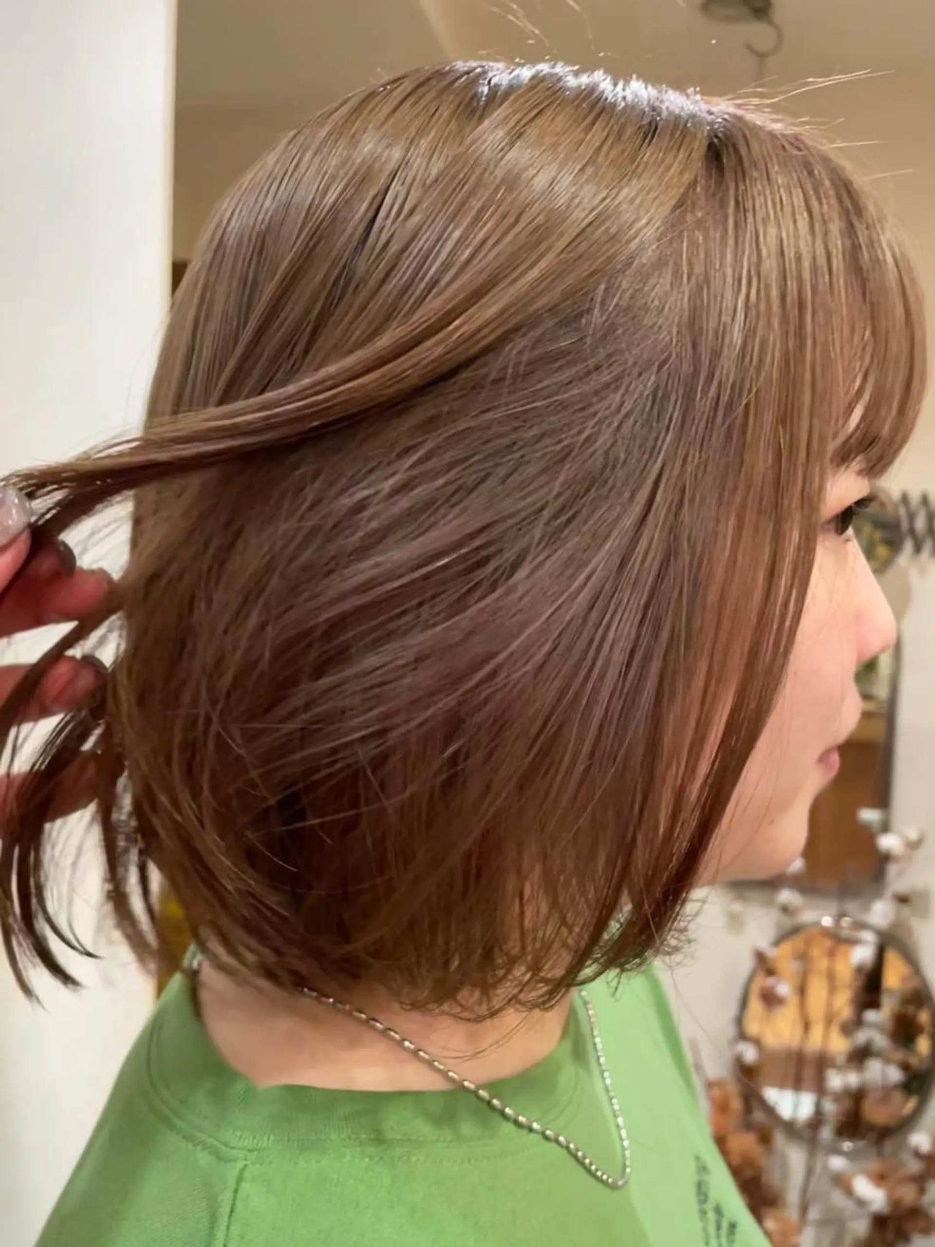 ショート カラー ベージュカラー ブリーチ ヘアカラー ⚪️ISHIZUKA AOI⚪️のヘアスタイル