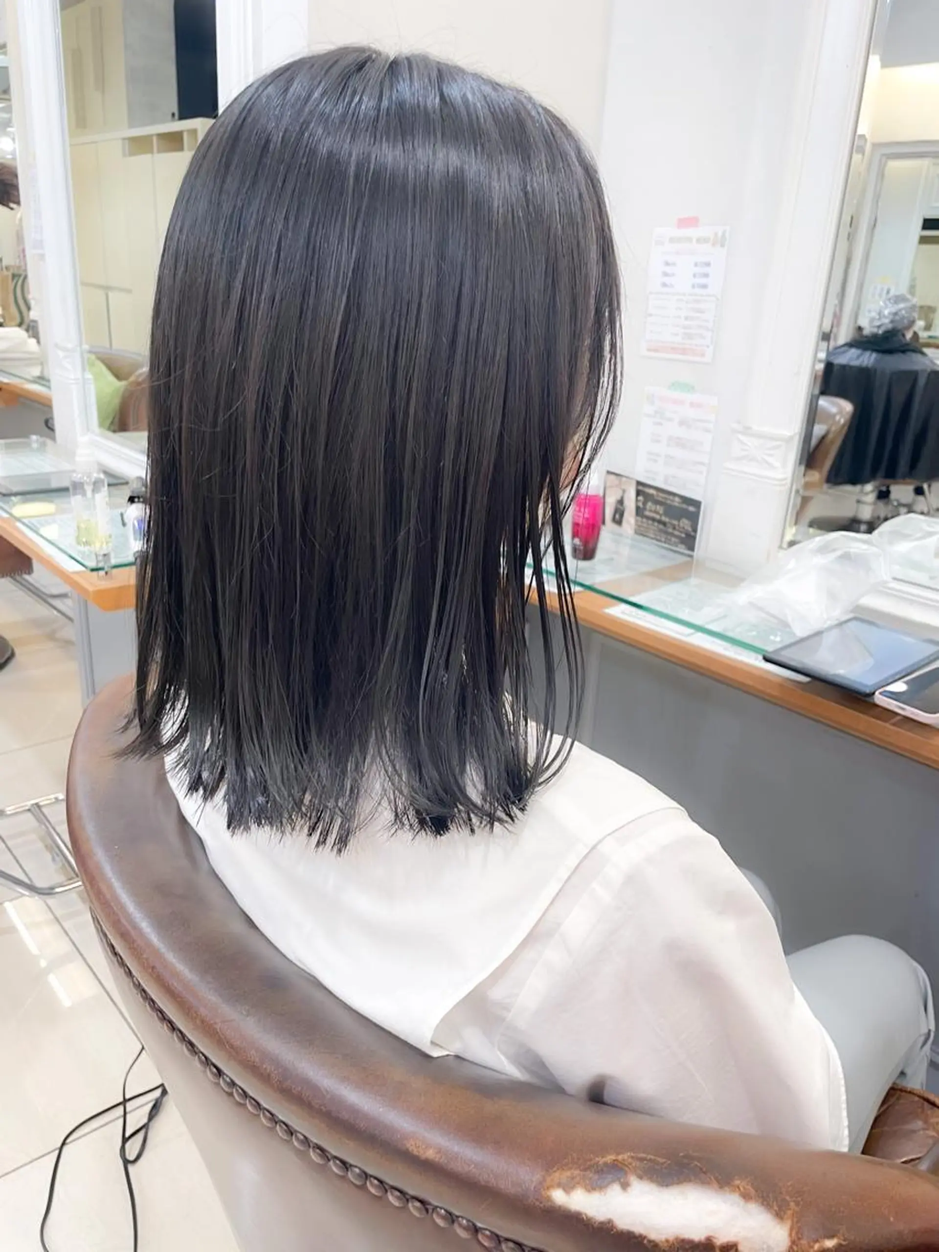 ミディアム カラー アッシュ オリーブアッシュ オリーブカラー 切りっぱなしロブ カット ヘアカラー ✨カラー支持No.1 🧸ワキ カナコ🧸のヘアスタイル