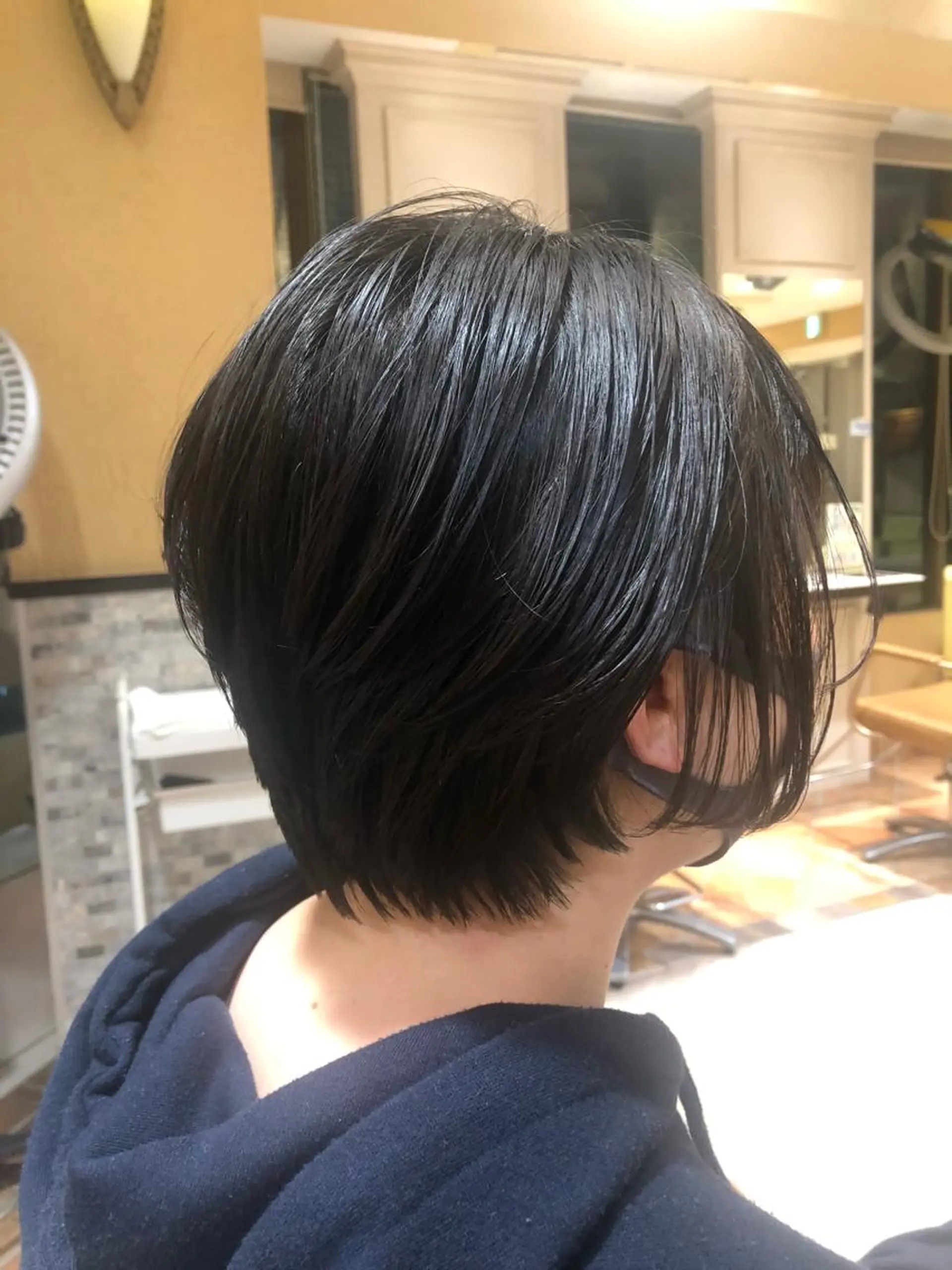 ショート カラー 平山 美緒のヘアスタイル