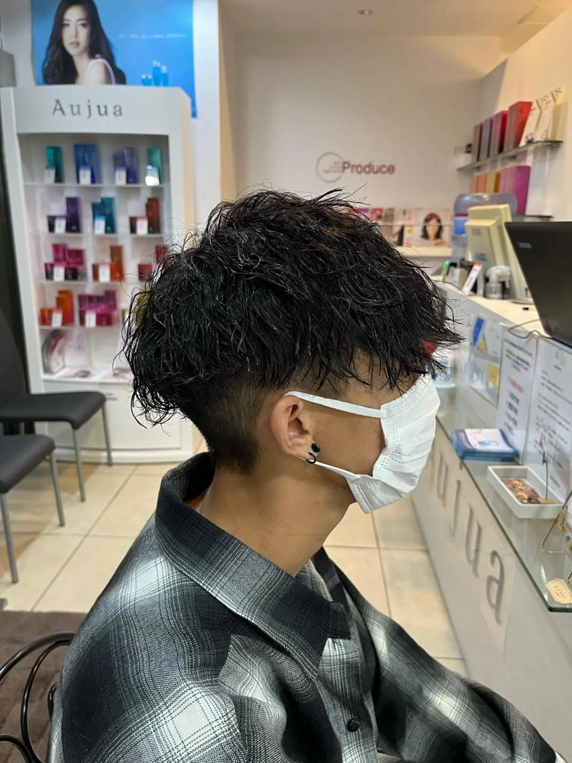 ショート パーマ メンズ フェードカット マッシュ カット パーマ 韓国メンズヘア/ 毛流れヘア　須田龍世のヘアスタイル