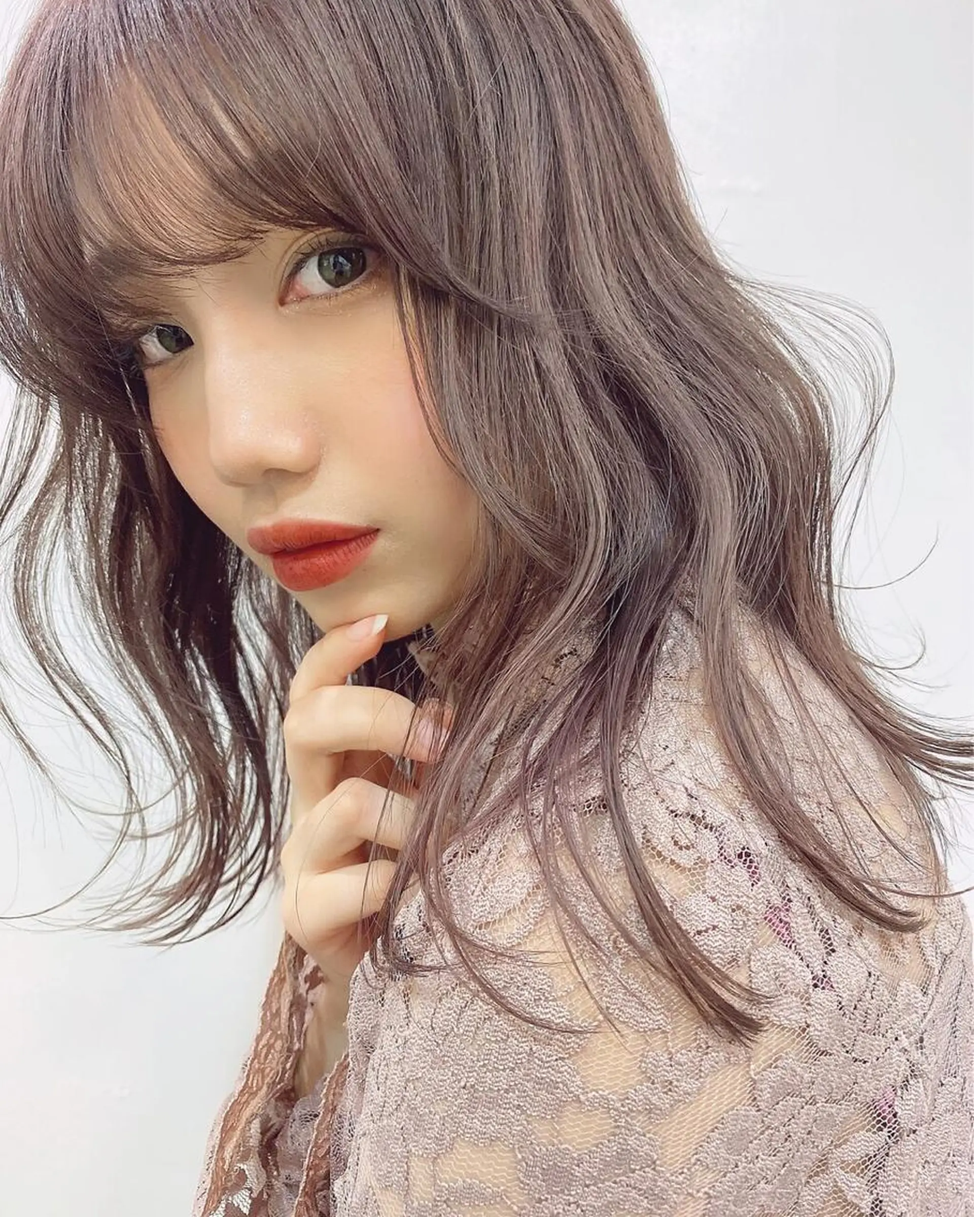 ミディアム カラー バレイヤージュ ブリーチ ケアブリーチ グレージュ ハイライトカラー カット ヘアカラー トリートメント lani ブリーチ /ダブルカラーのヘアスタイル