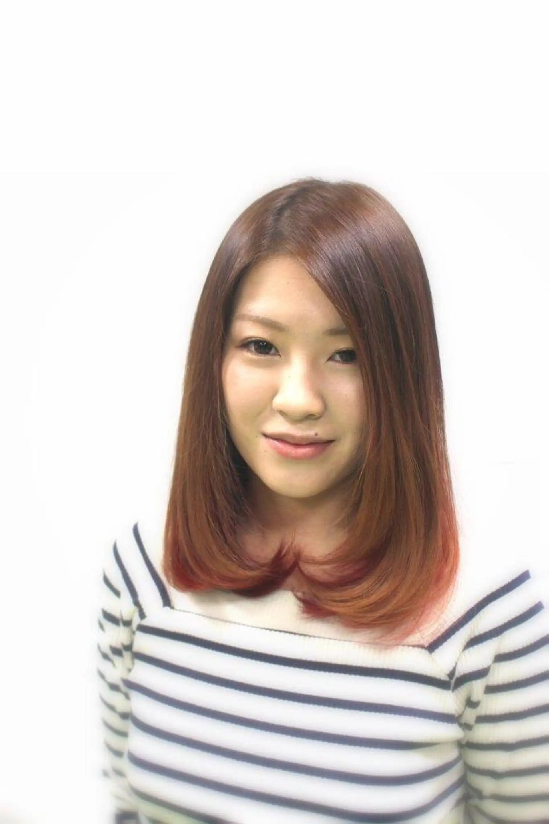 セミロング Viage （ビアージュ）のヘアスタイル