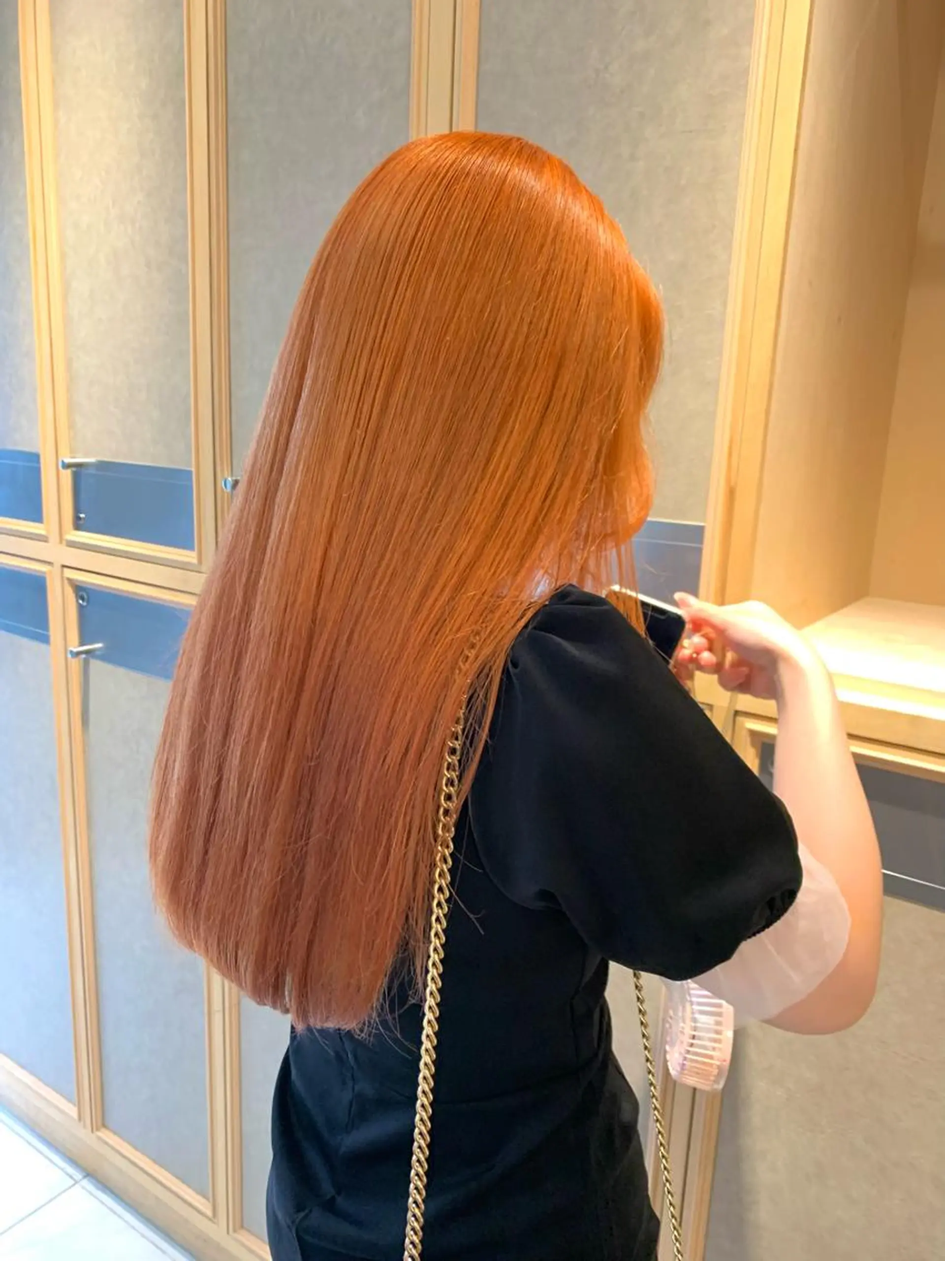 ロング 淡いハイトーンカラー レイヤーカットゆうかのヘアスタイル