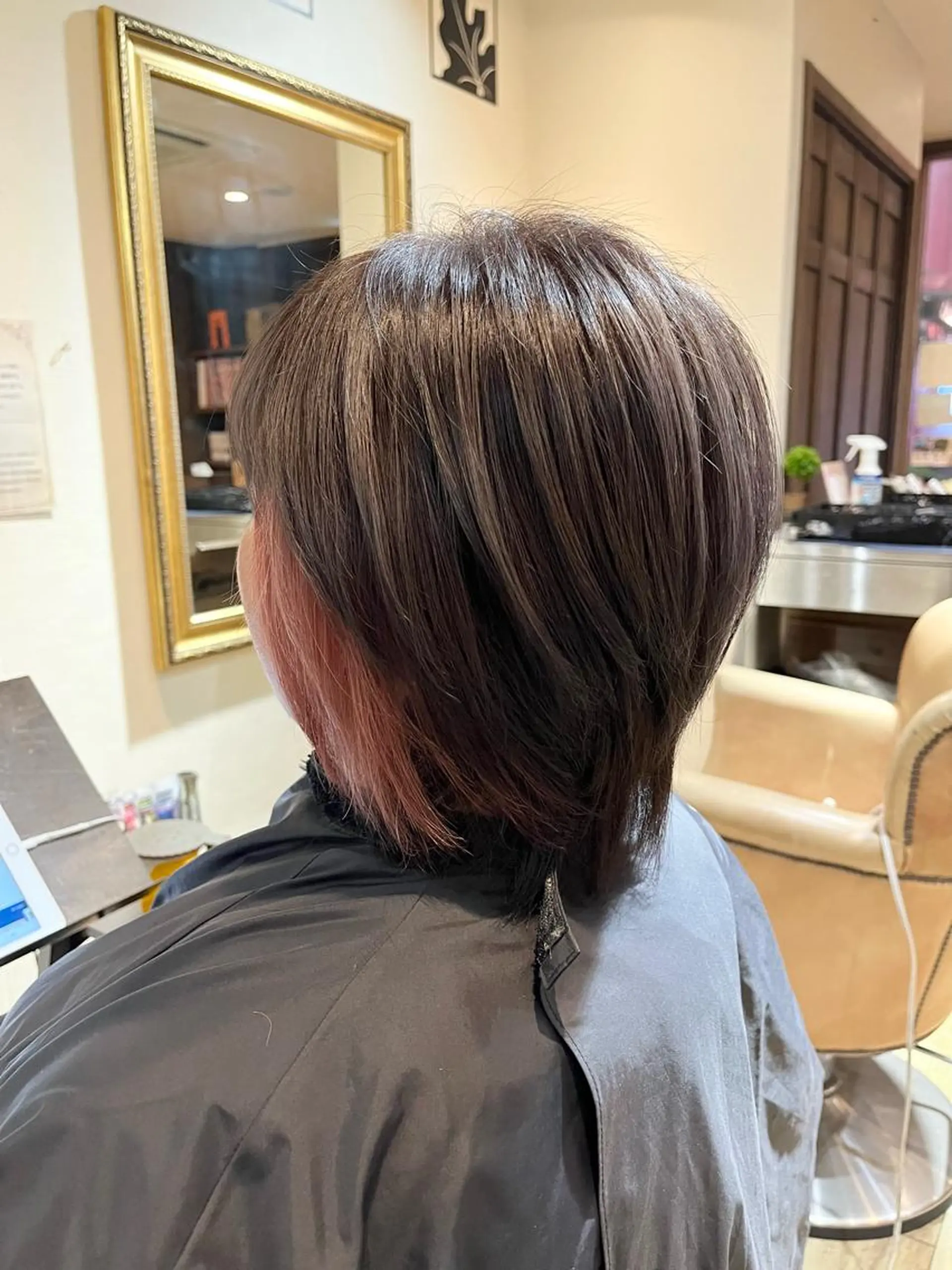 ショート カラー ブリーチ ブラウンカラー インナーカラー ブリーチなしカラー ピンクカラー ヘアカラー 中園康 /カラー/ブリーチのヘアスタイル