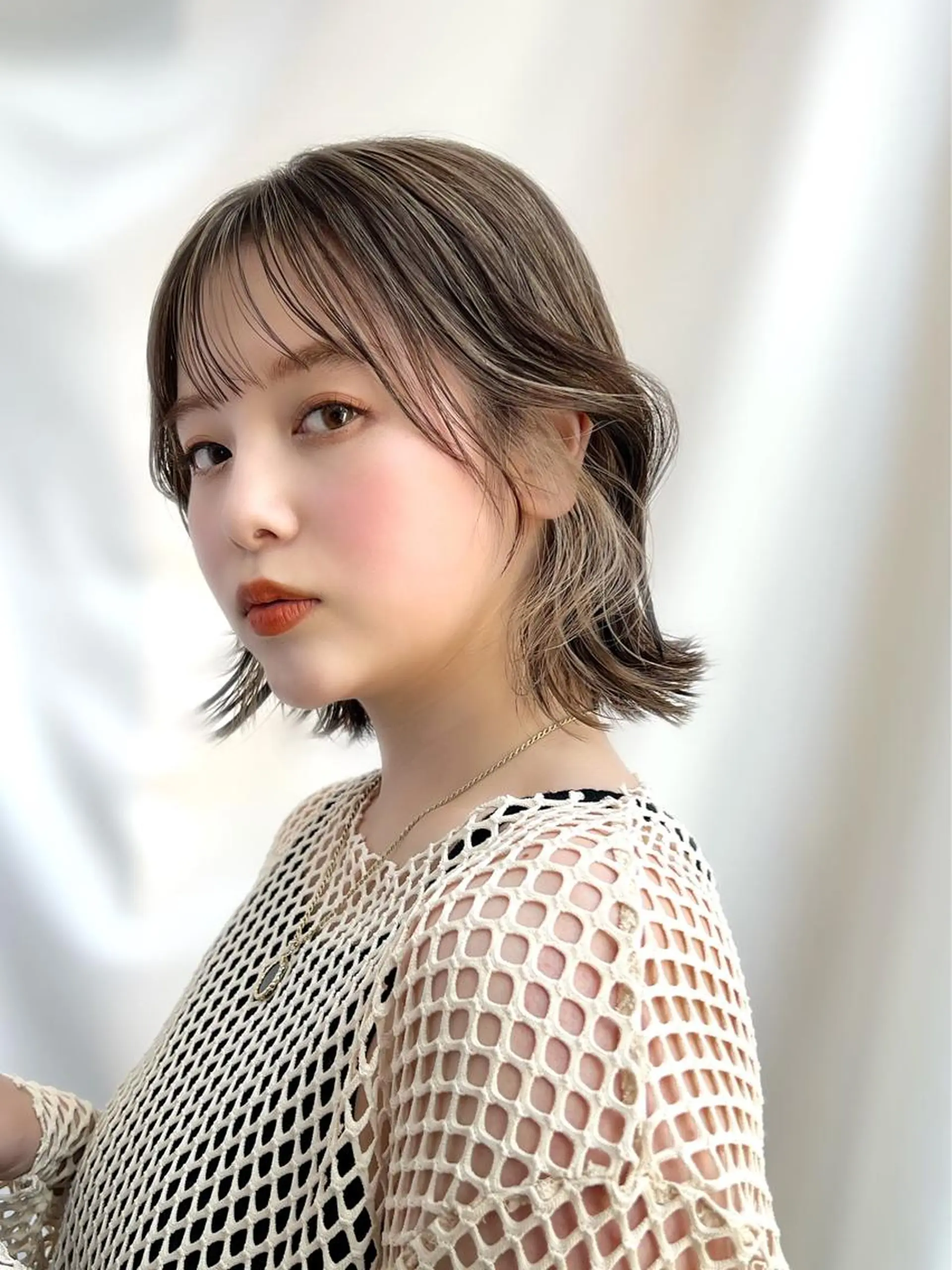 ミディアム カラー ベージュカラー 透明感カラー グレージュ ボブ ヘアカラー トリートメント レイヤー専門家 ダブルカラー修のヘアスタイル