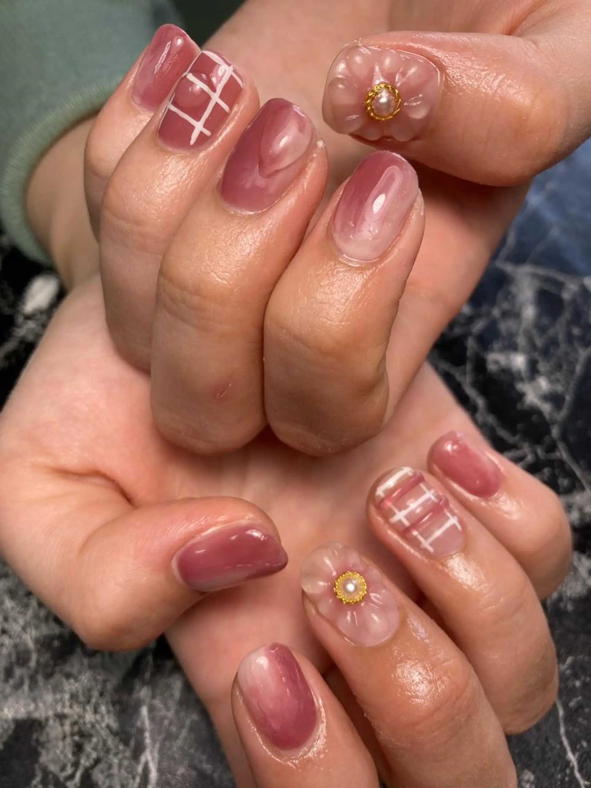 ショート ネイル ハンドネイル フットネイル ✴︎ Delightのネイルデザイン