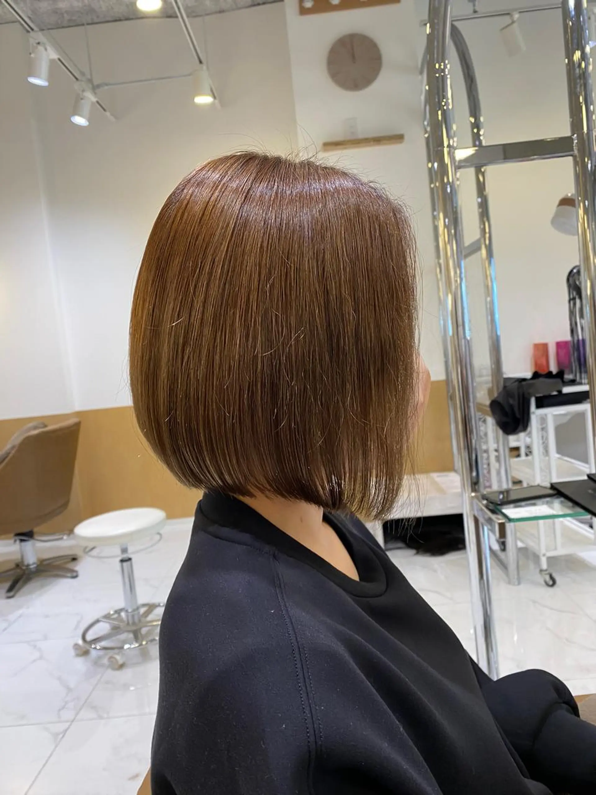 ショート カラー ボブ カット ヘアカラー トリートメント 坂井 茅聖のヘアスタイル