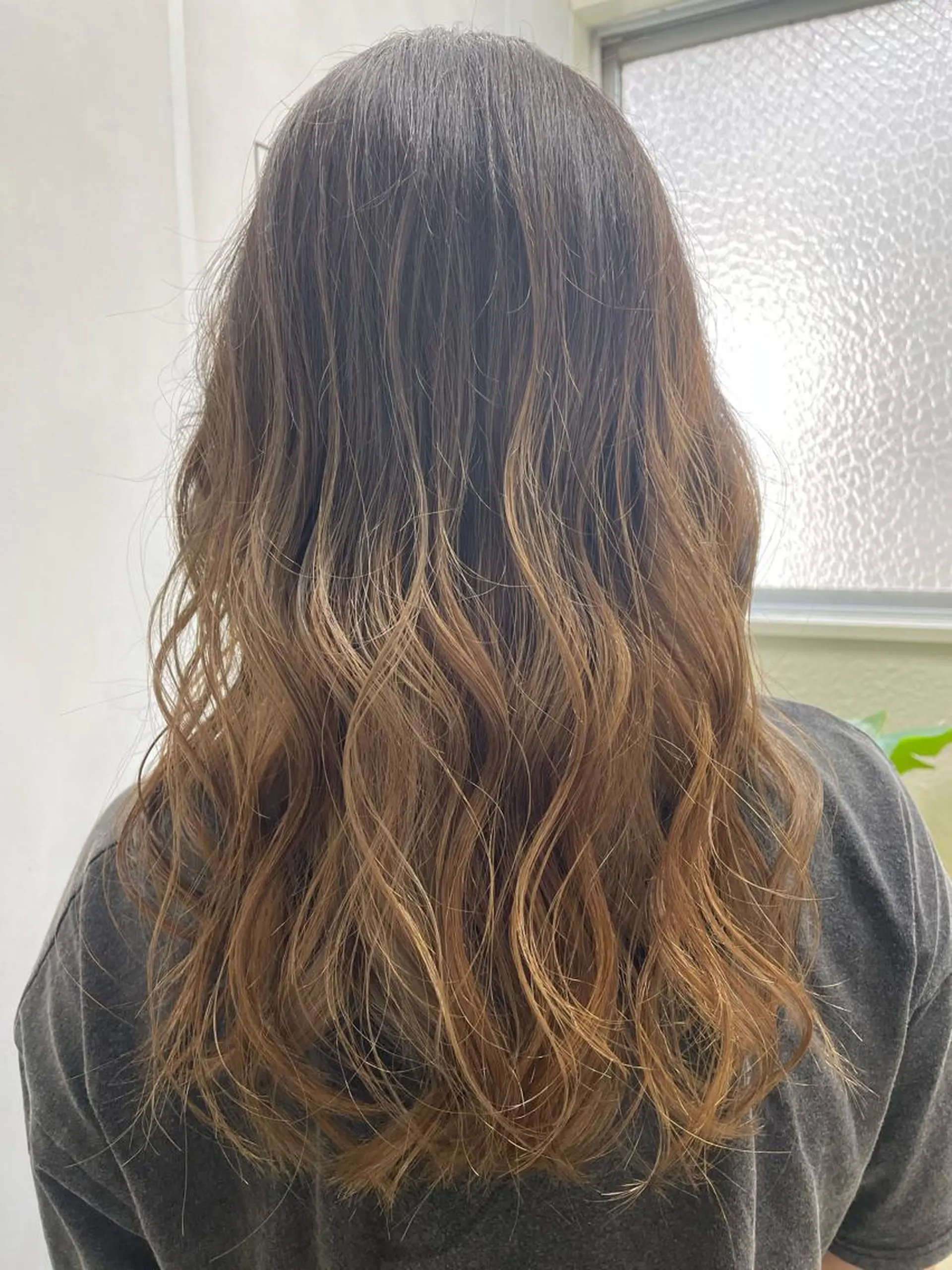 カラー 前田リサコ🌹 ✨艶髪職人のヘアスタイル