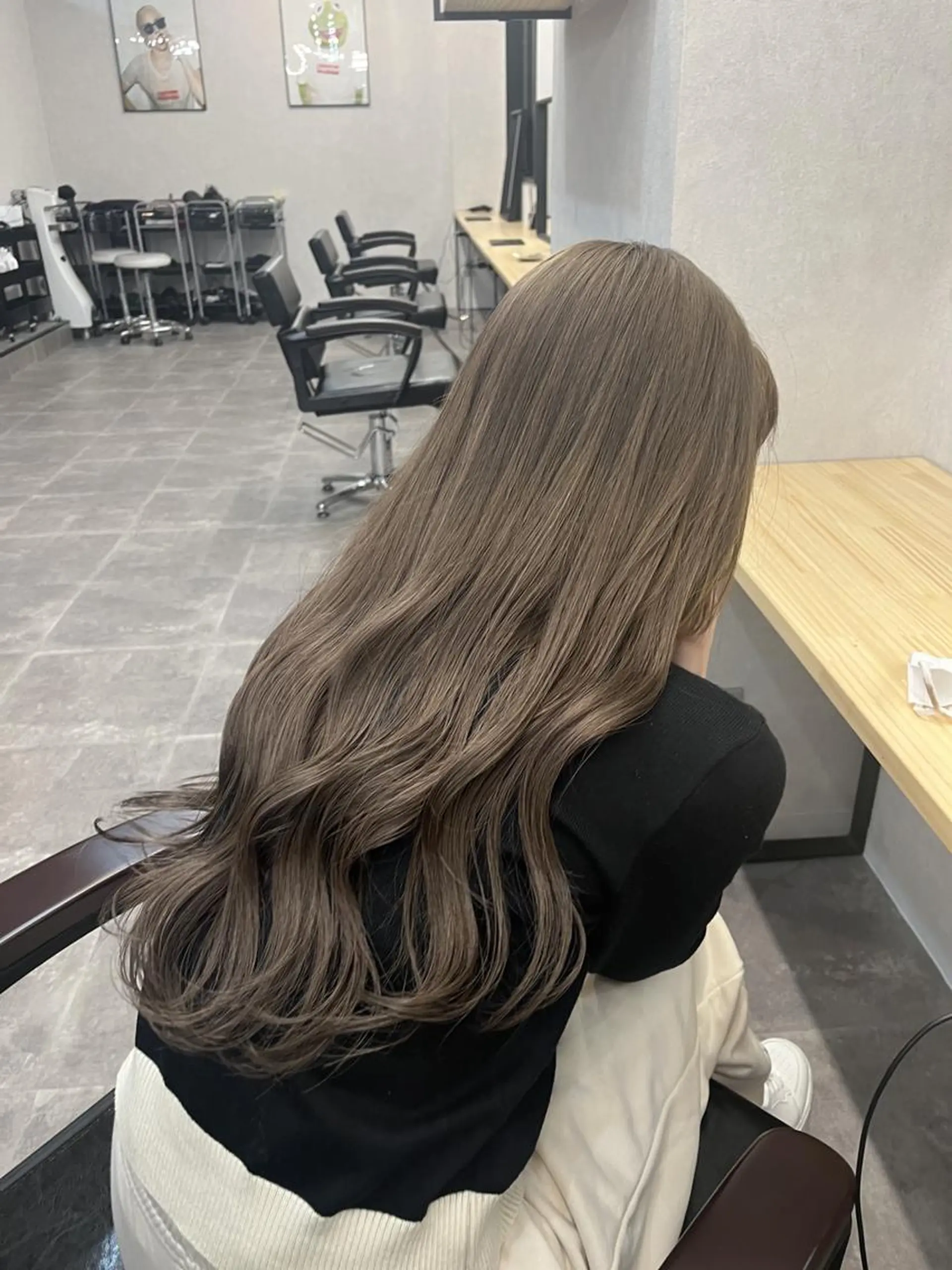 ロング ヘアアレンジ カラー ハイトーン カラーのヘアスタイル