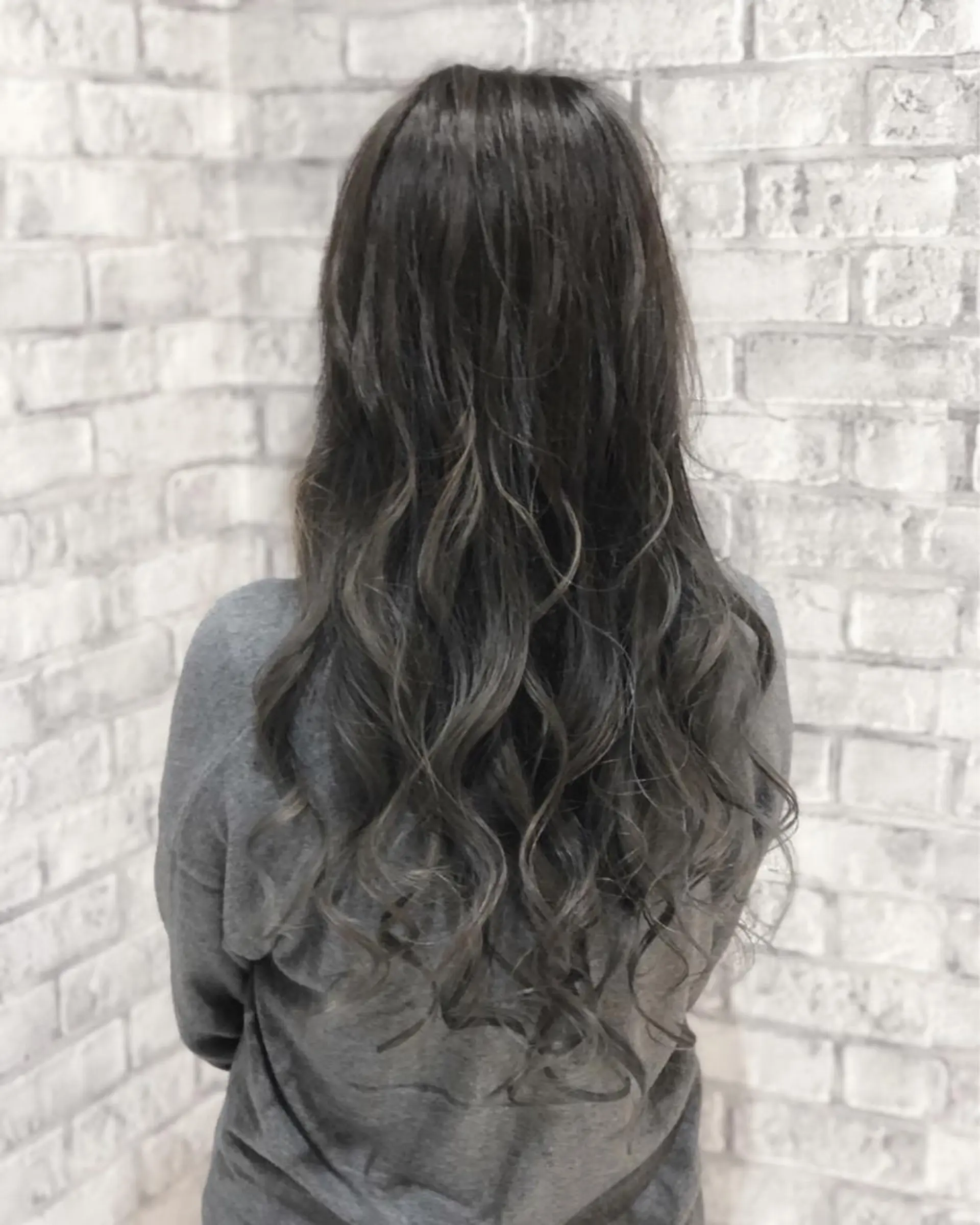 ロング カラー パーマ ヘアアレンジ バレイヤージュ ブリーチ ケアブリーチ グレージュ レイヤーカット ヘアカラー トリートメント 秋山 幸太のヘアスタイル