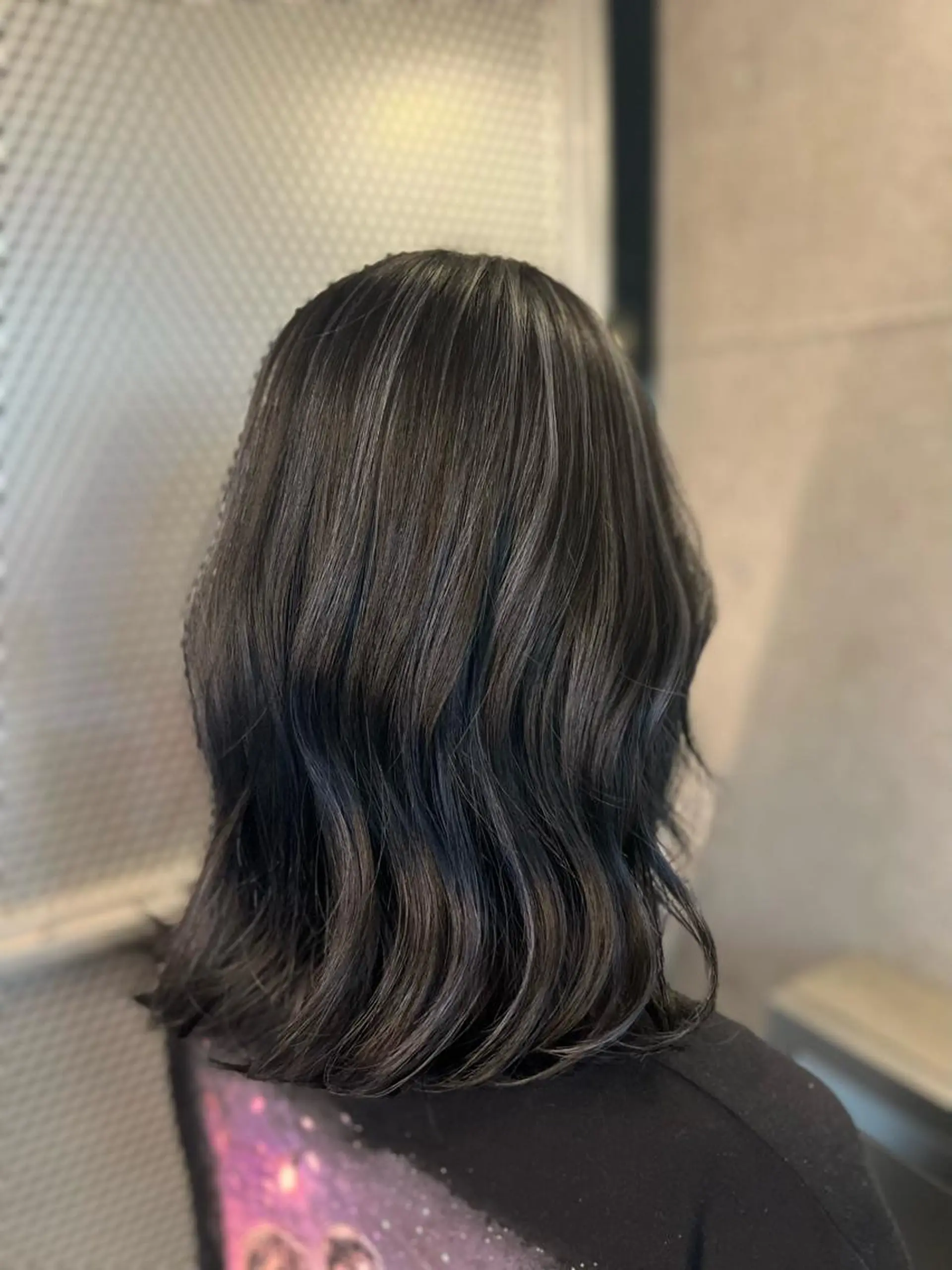 ミディアム カラー シールエクステ アディクシーカラー アッシュ バレイヤージュ ミストバング ヘアカラー 吉野 瑳桜のヘアスタイル