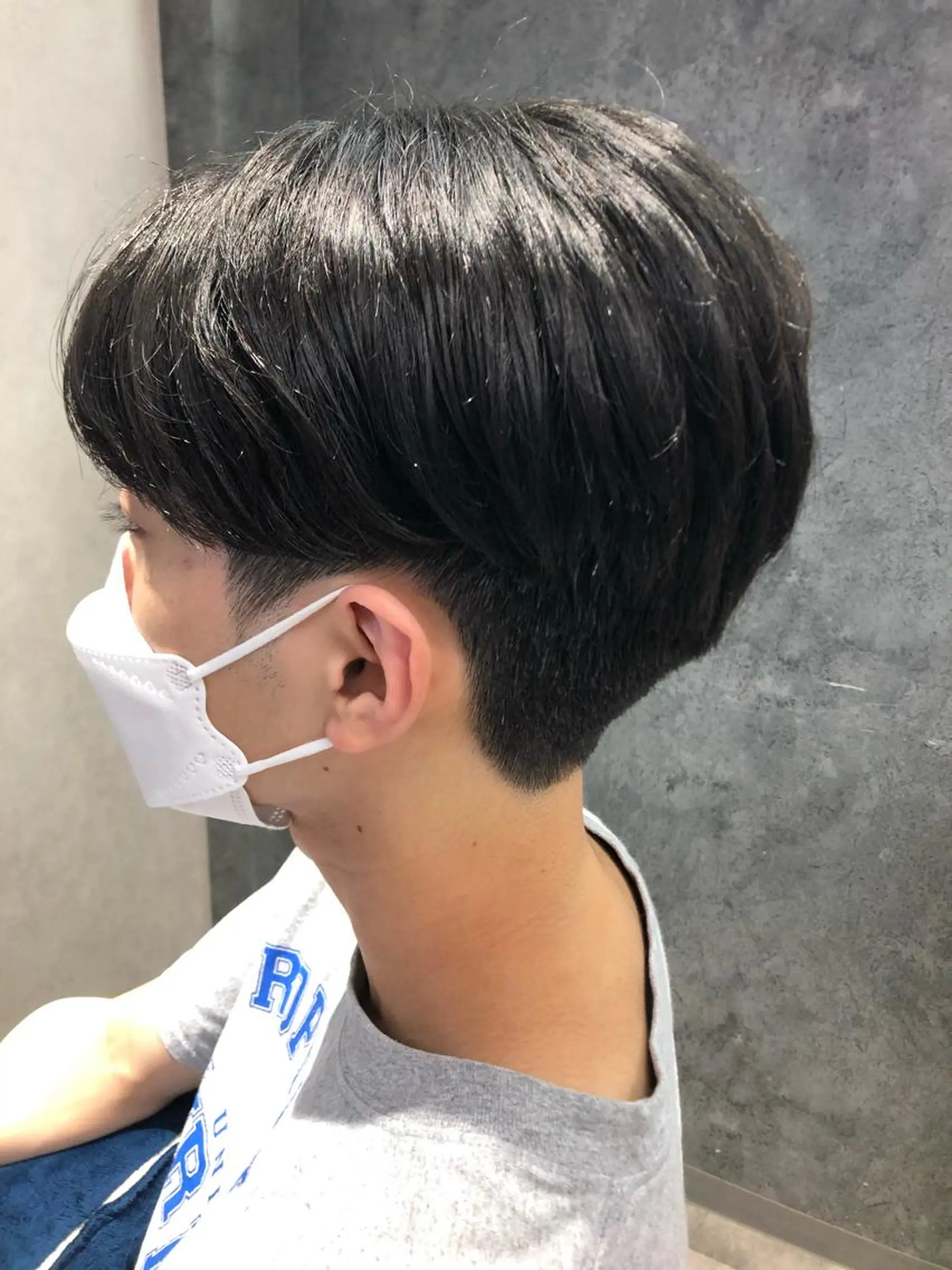 メンズ センターパート ツーブロック カット Noyヨシモト ヒロトのヘアスタイル