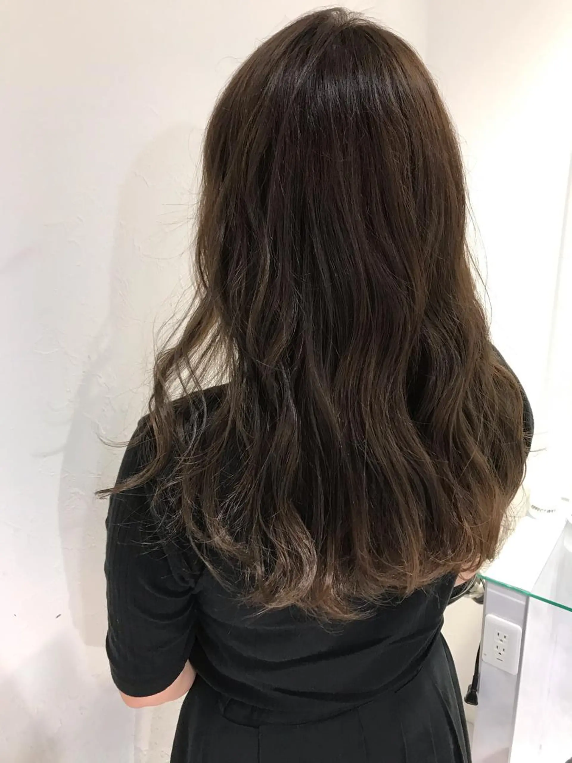 ロング アッシュ 赤み消し韓国ヘア レイヤー縮毛🤍渡邉のヘアスタイル