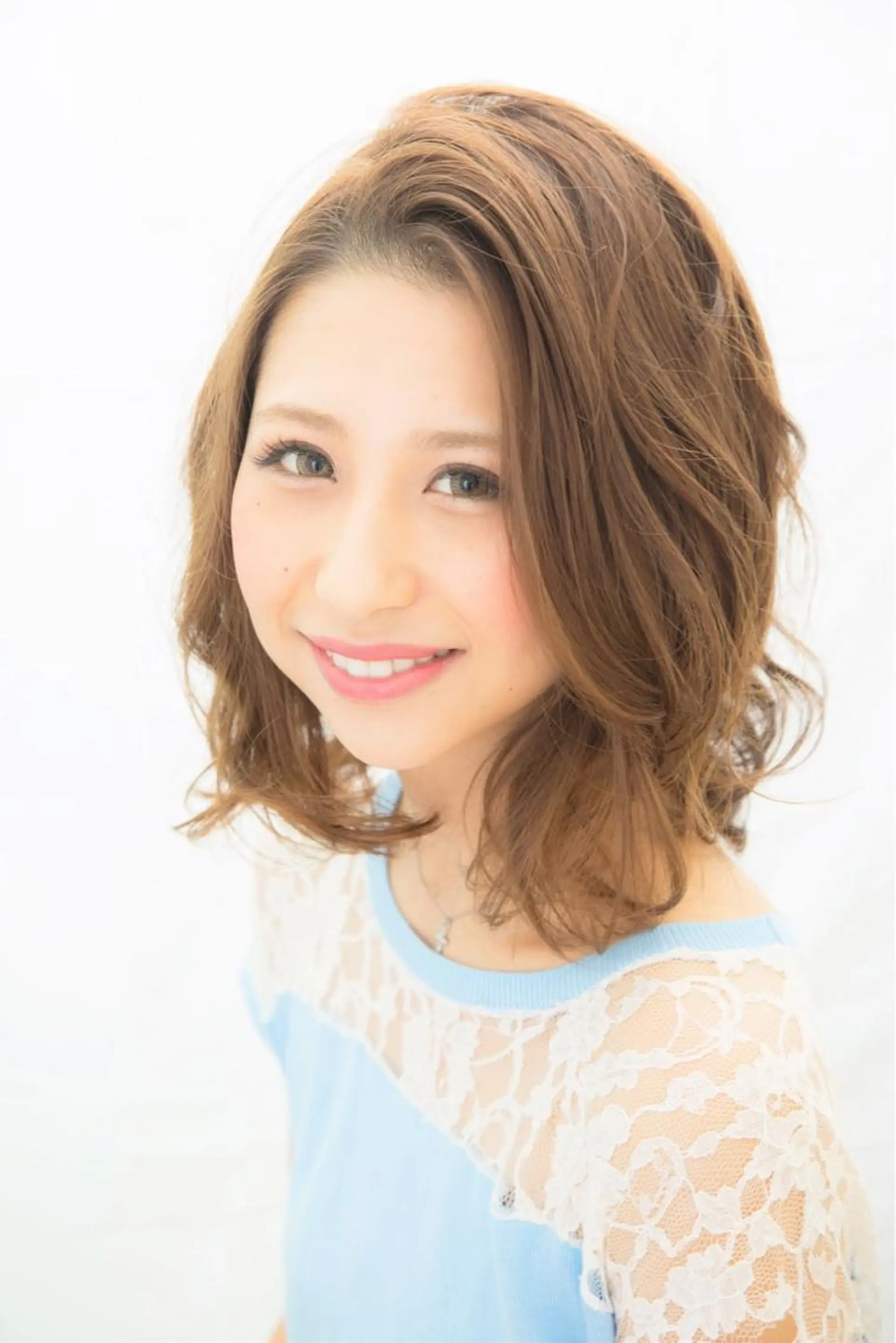 ミディアム セミロング カラー パーマ かきあげバング fhami 店長 髪質改善　DAITOのヘアスタイル