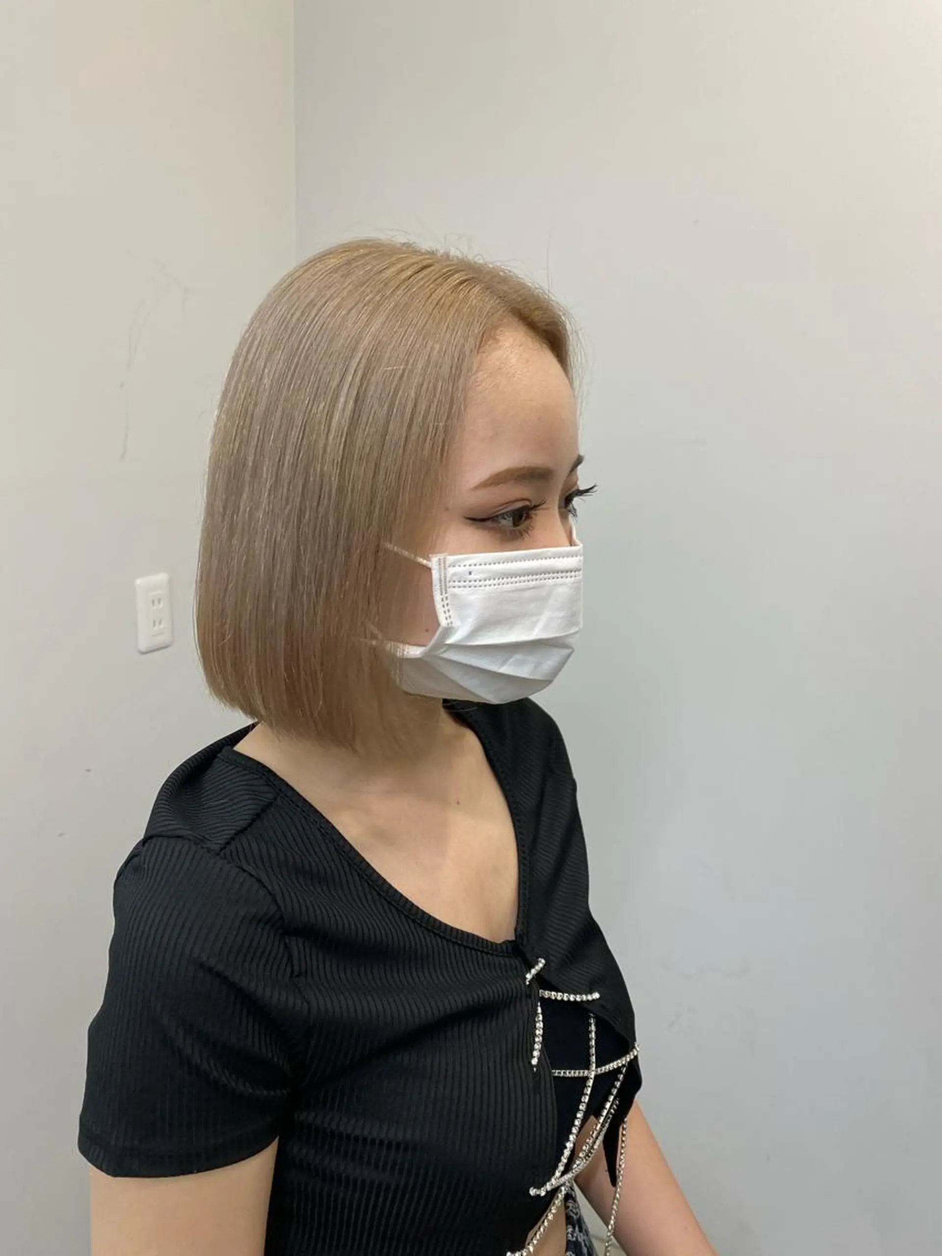 ショート カラー ブリーチ デザインカラー ハイトーンカラー 似合わせカット ウルフカット 梅田l大人韓国ヘア レイヤー×艶カラーのヘアスタイル