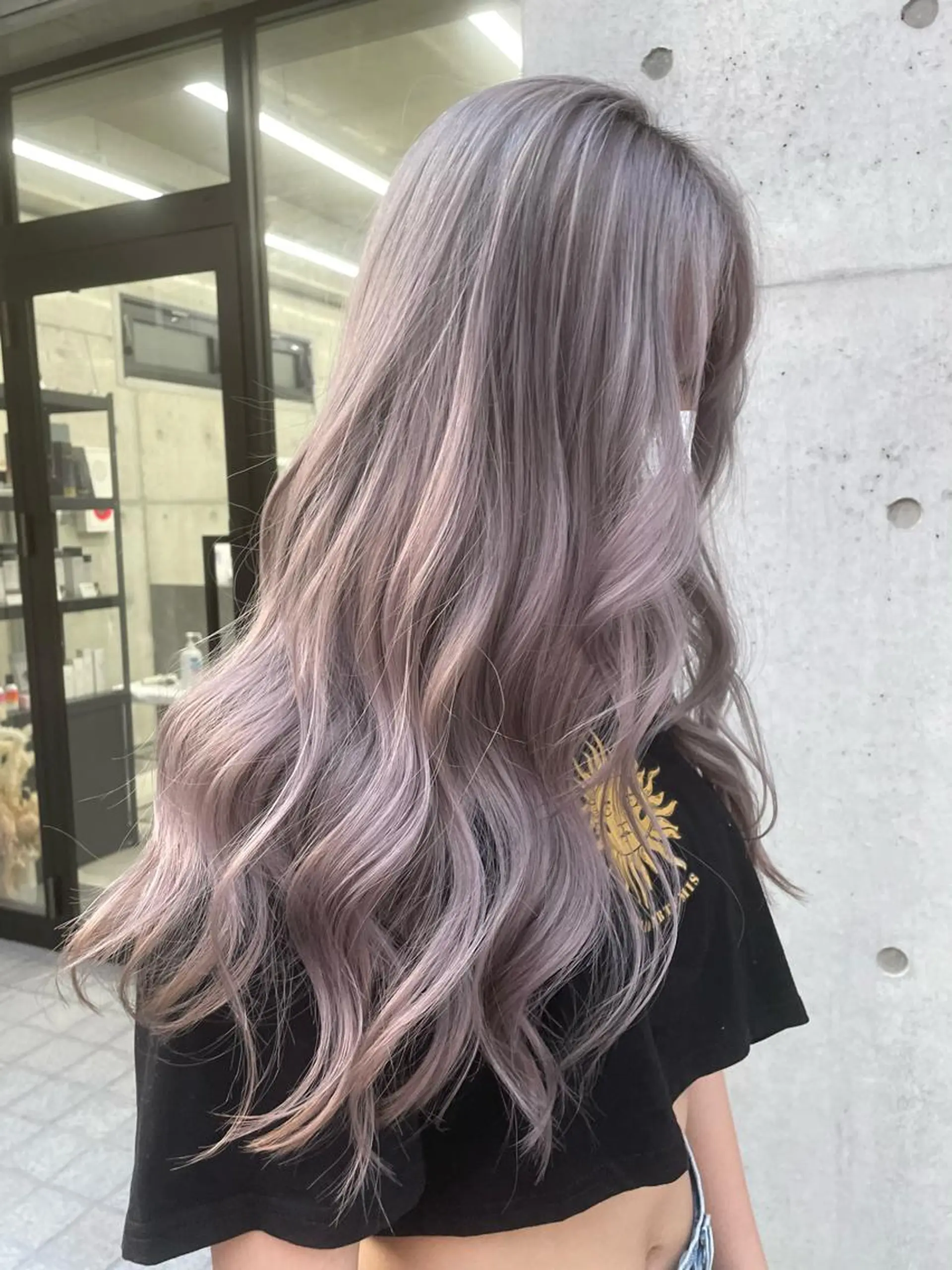 ロング カラー アッシュ アッシュグレー アッシュグレージュ バレイヤージュ ベージュカラー Blonde nagoya sakae所属・岡留 愛美のヘアスタイル