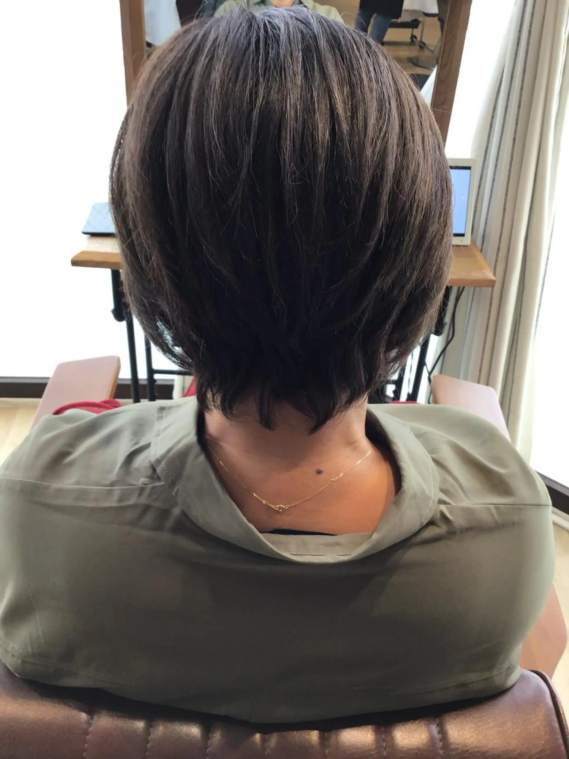 ショート カラー イルミナカラー くせ毛 ショートヘア カット ヘアカラー トリートメント やまぐち まりんのヘアスタイル