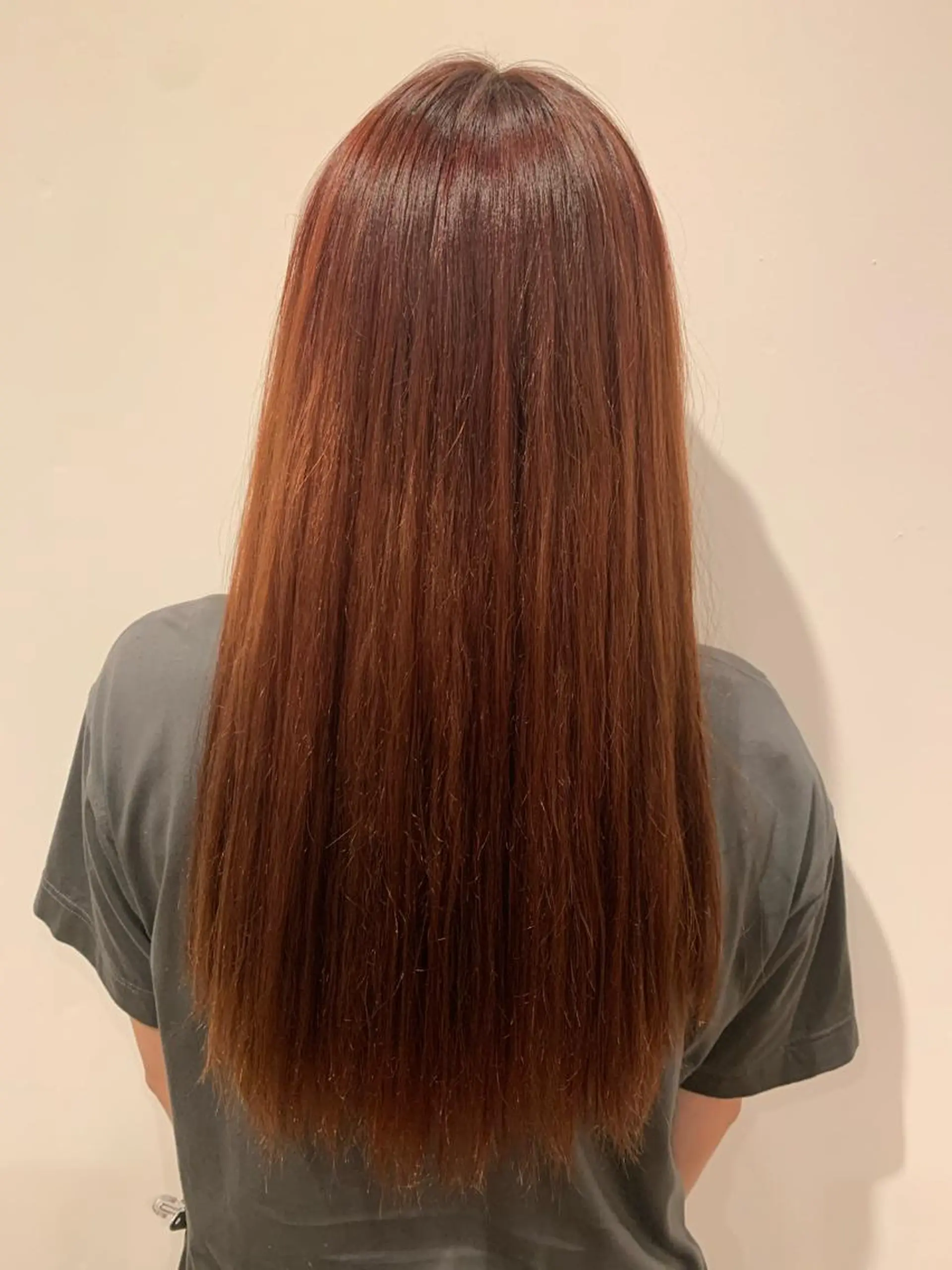 ロング カラー ブリーチ ブリーチなしカラー レッドカラー 多田 彩香のヘアスタイル