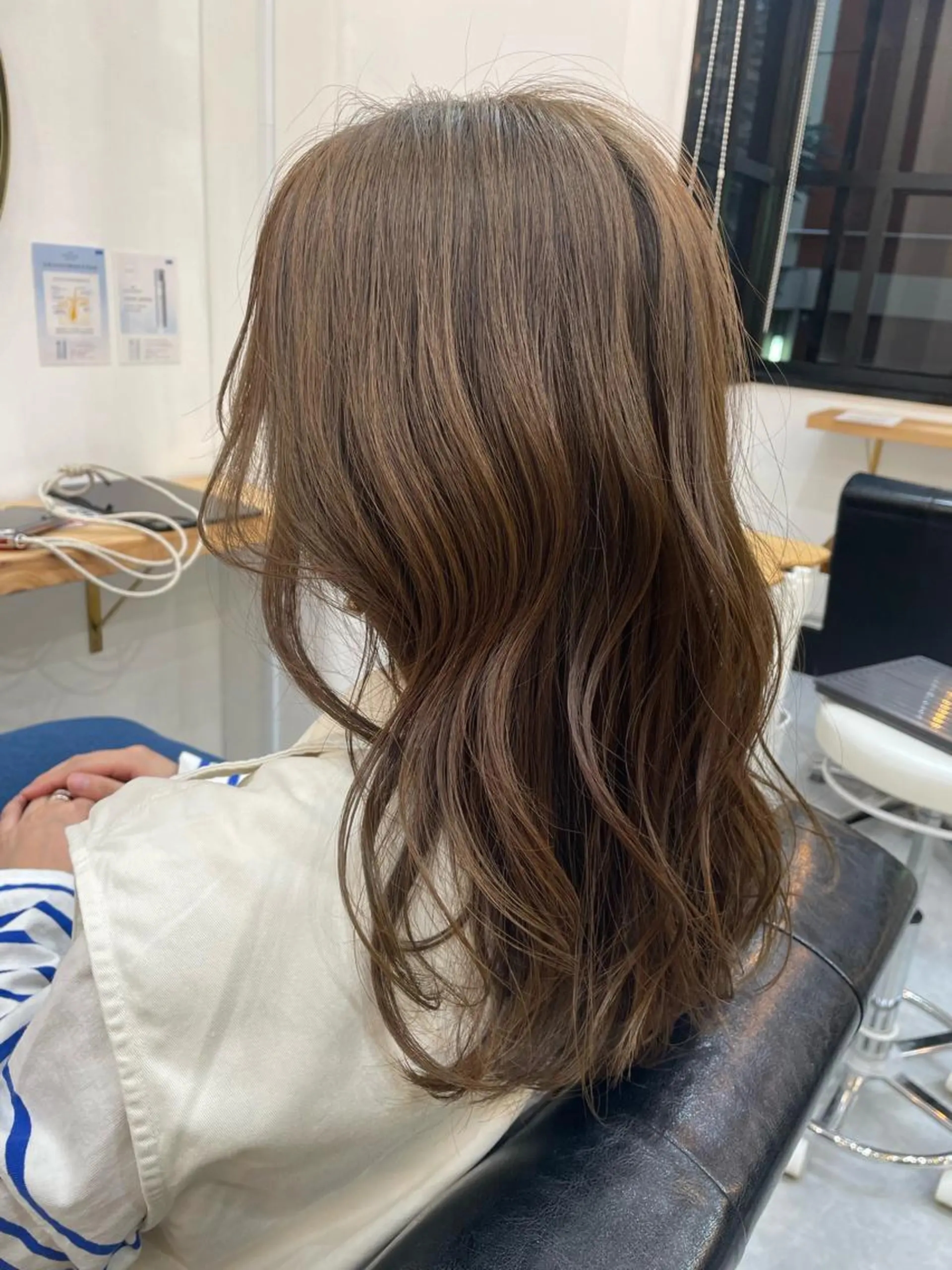 セミロング カラー 高梨 菜々のヘアスタイル