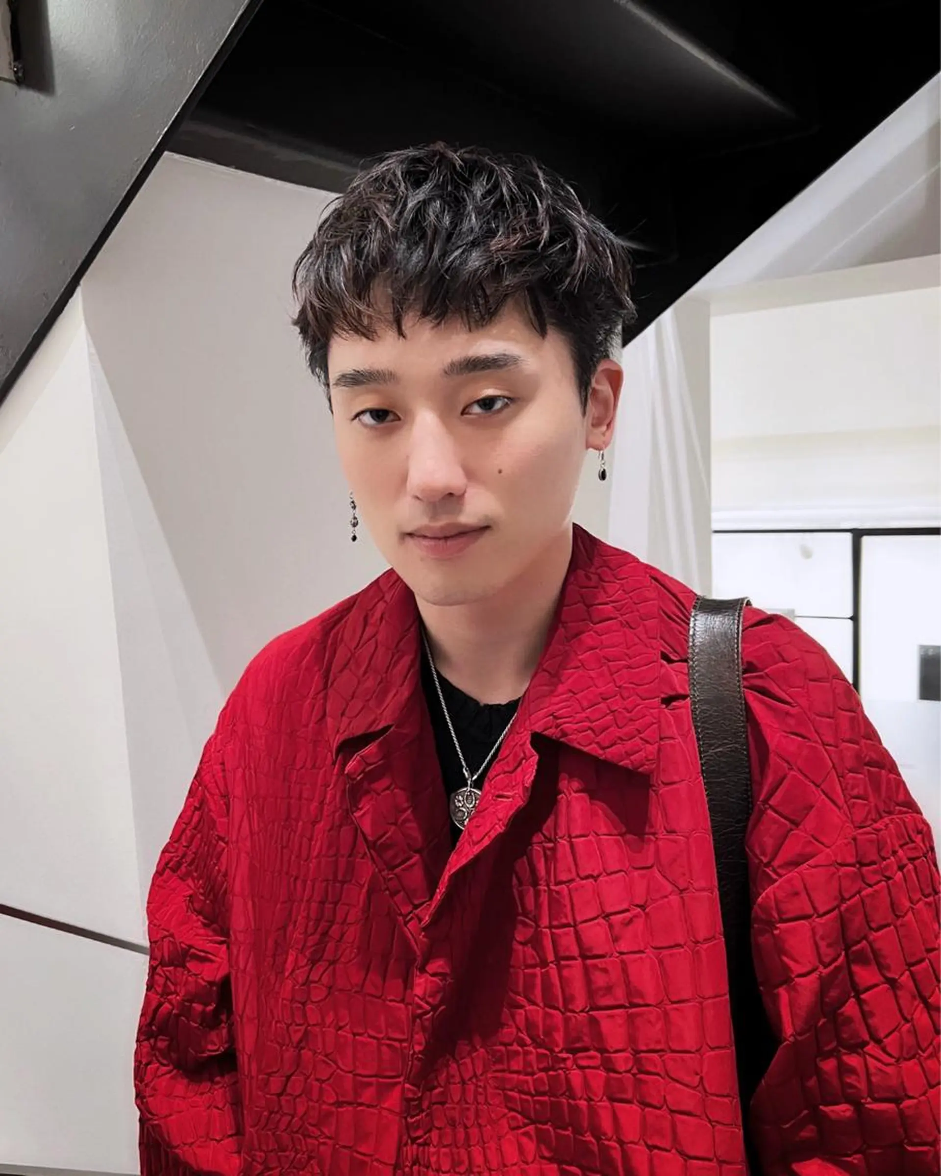 パーマ メンズ メンズパーマ スパイキーショート カット パーマ Qin shaire salon 原宿verno店所属・【センターパート】 ETO／江藤翼の眉毛・アイブロウイメージ