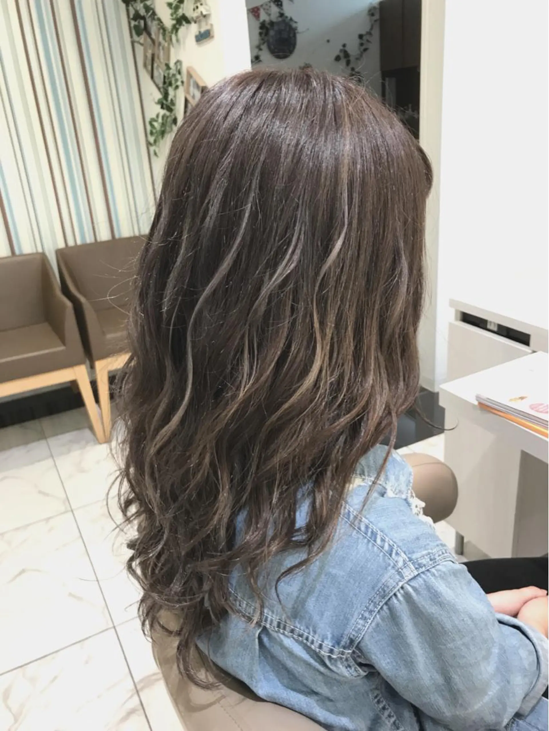 セミロング カラー ブリーチ ケアブリーチ グレージュ ハイライトカラー イルミナカラー カット ヘアカラー 山崎俊輔/髪質改善 /バレイヤージュのヘアスタイル