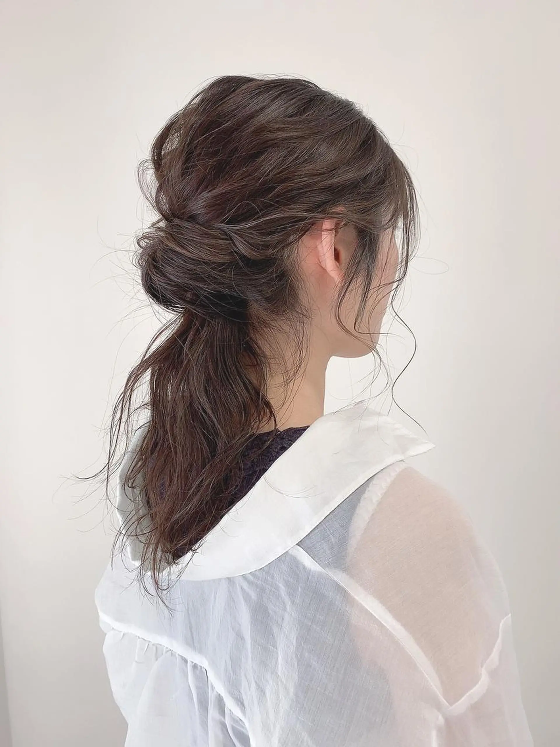 ヘアアレンジ 肌に馴染む暗髪 梅田・増田のヘアスタイル